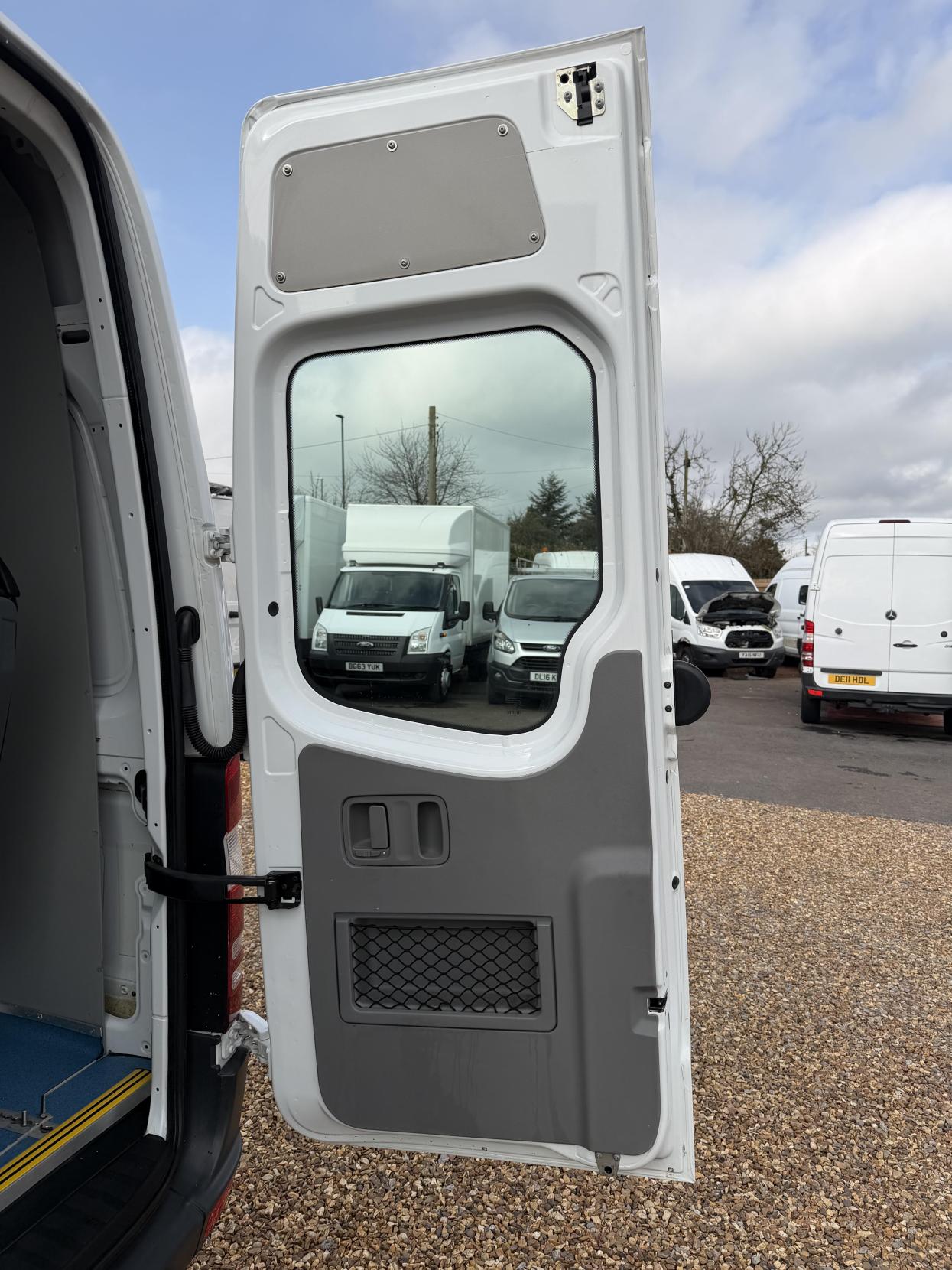 Mercedes-Benz Sprinter 2.1 313 CDi Panel Van 4dr Diesel Manual RWD L2 (129 bhp)