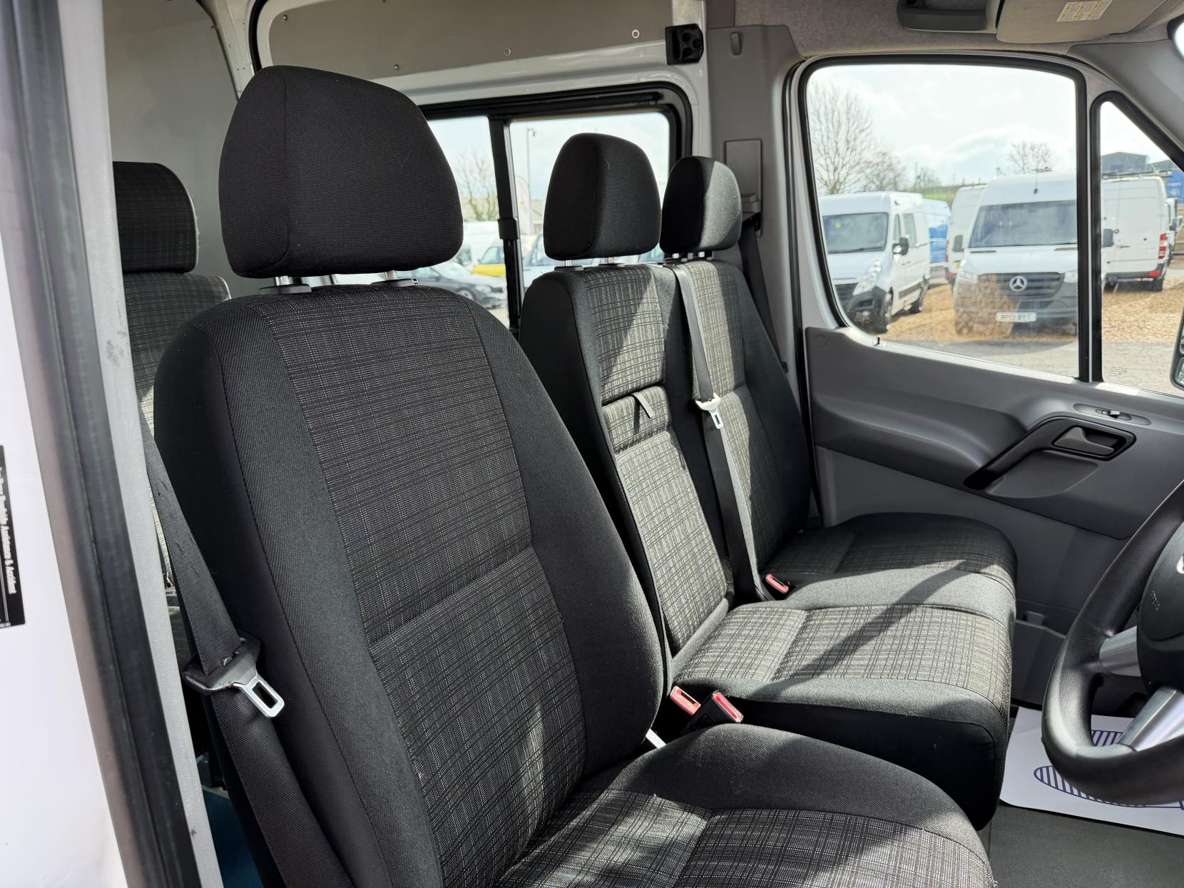 Mercedes-Benz Sprinter 2.1 313 CDi Panel Van 4dr Diesel Manual RWD L2 (129 bhp)