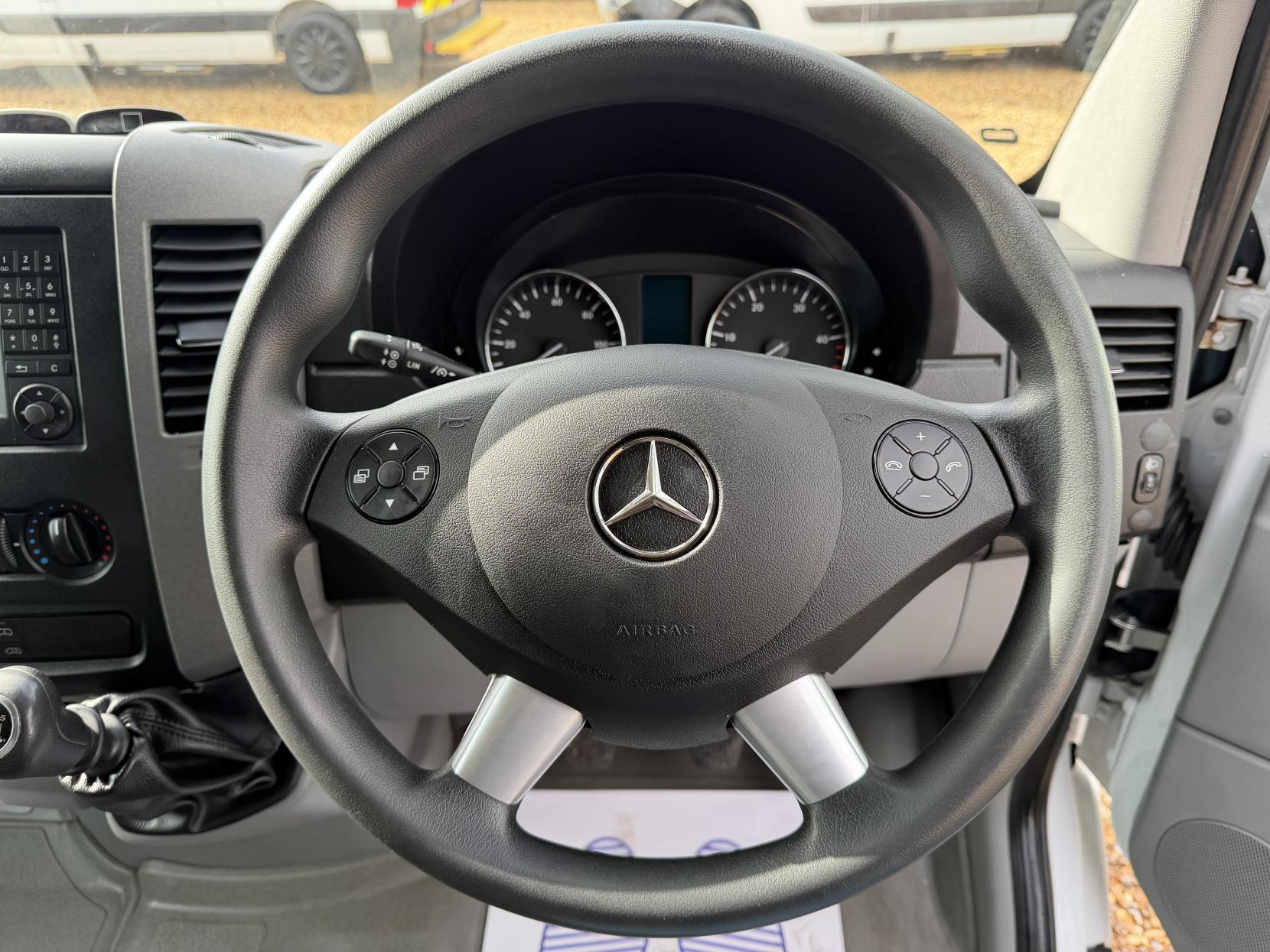 Mercedes-Benz Sprinter 2.1 313 CDi Panel Van 4dr Diesel Manual RWD L2 (129 bhp)