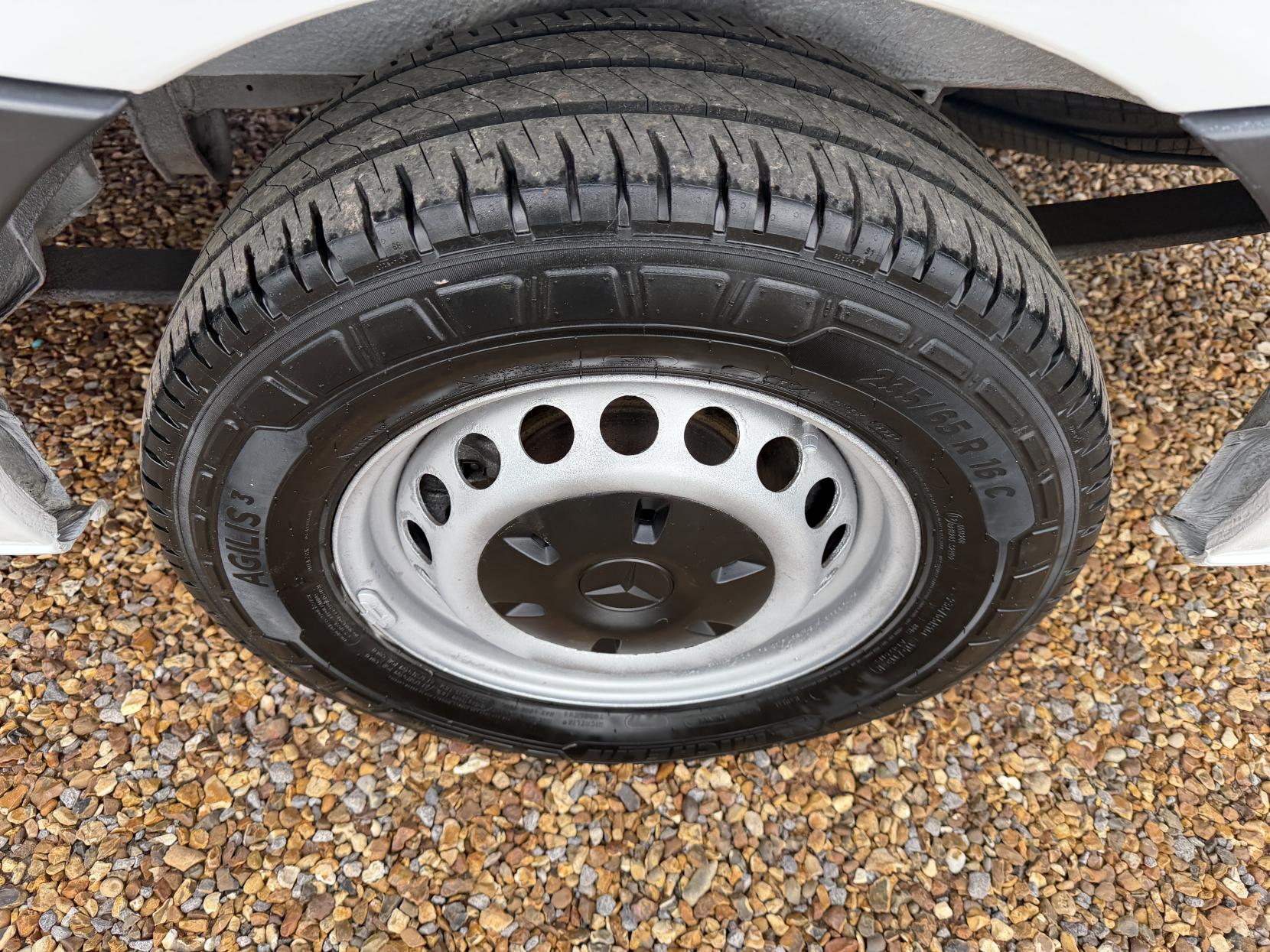 Mercedes-Benz Sprinter 2.1 313 CDi Panel Van 4dr Diesel Manual RWD L2 (129 bhp)