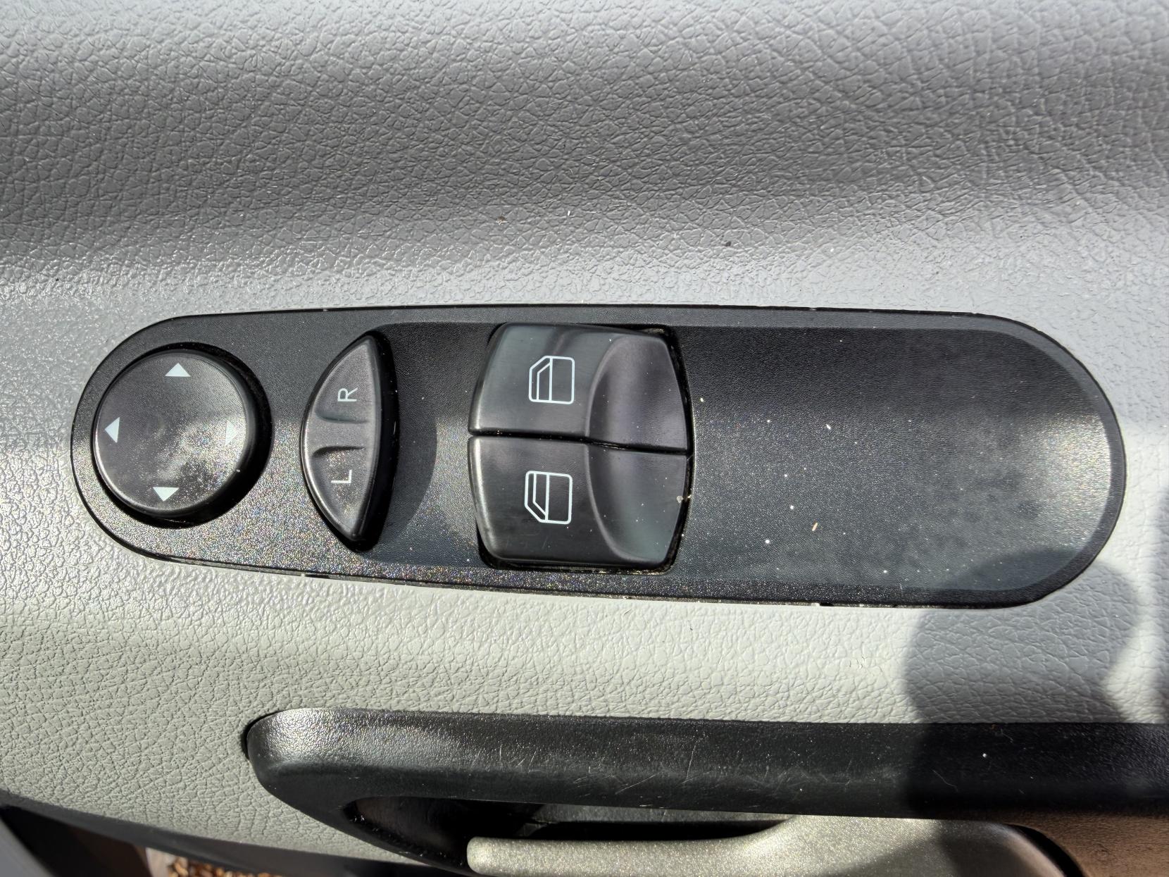 Mercedes-Benz Sprinter 2.1 313 CDi Panel Van 4dr Diesel Manual RWD L2 (129 bhp)