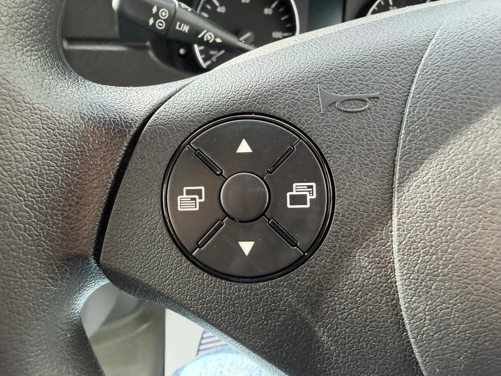 Mercedes-Benz Sprinter 2.1 313 CDi Panel Van 4dr Diesel Manual RWD L2 (129 bhp)