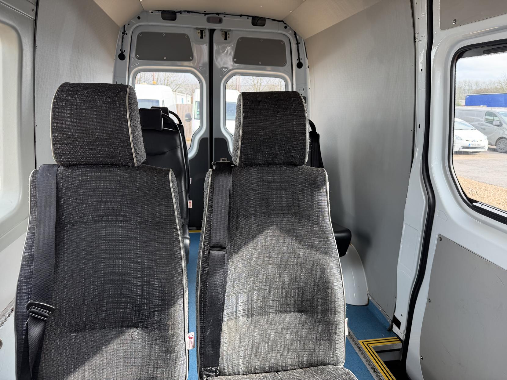 Mercedes-Benz Sprinter 2.1 313 CDi Panel Van 4dr Diesel Manual RWD L2 (129 bhp)