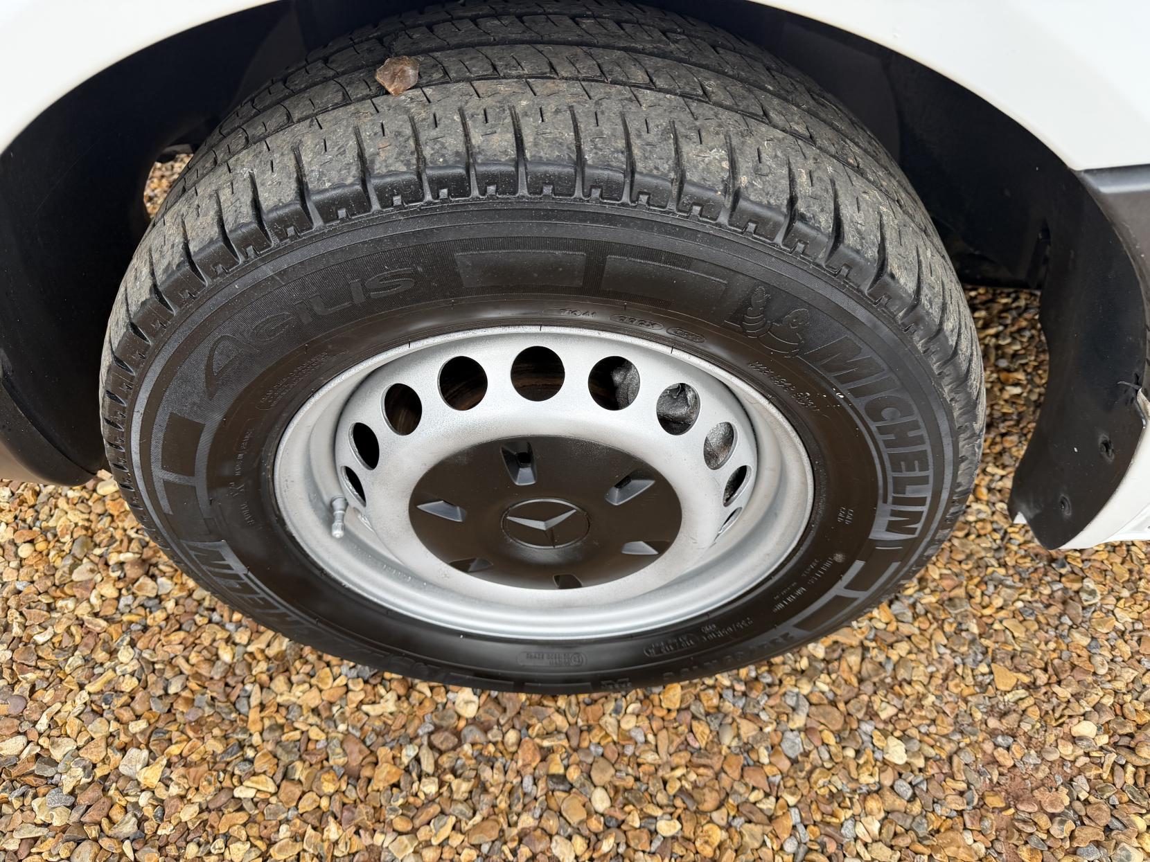 Mercedes-Benz Sprinter 2.1 313 CDi Panel Van 4dr Diesel Manual RWD L2 (129 bhp)