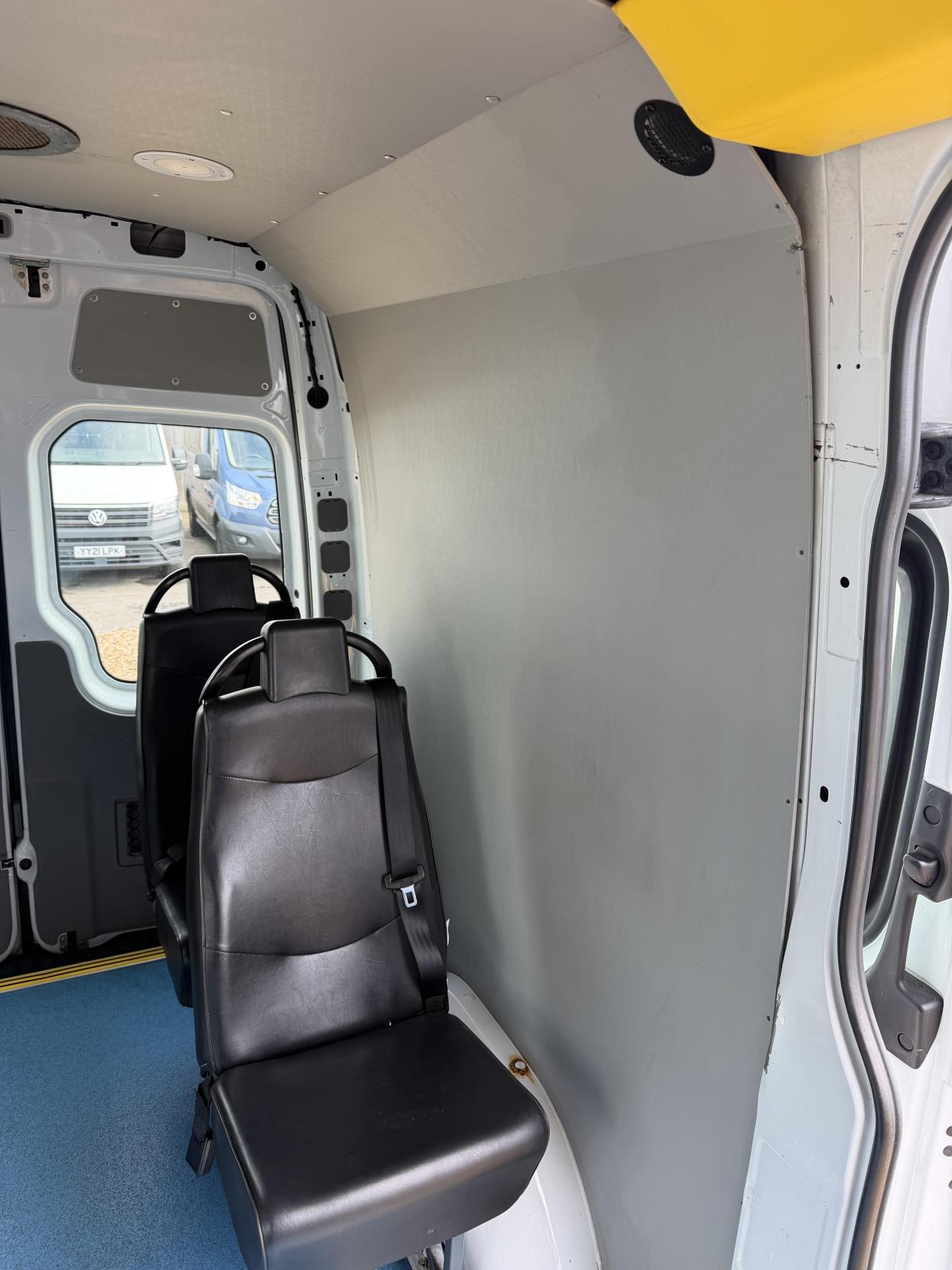 Mercedes-Benz Sprinter 2.1 313 CDi Panel Van 4dr Diesel Manual RWD L2 (129 bhp)