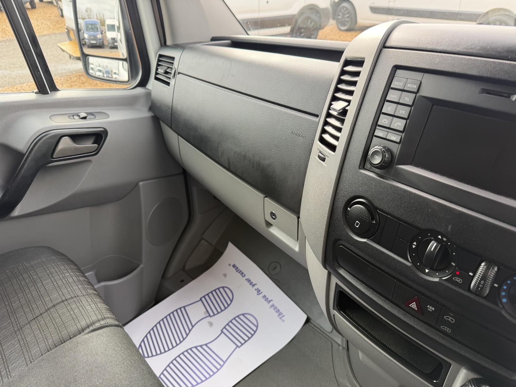 Mercedes-Benz Sprinter 2.1 313 CDi Panel Van 4dr Diesel Manual RWD L2 (129 bhp)