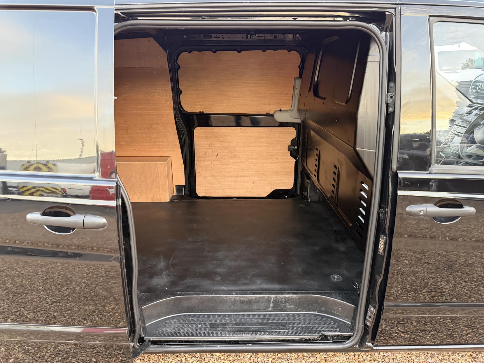 2015 Mercedes-Benz Vito 2.1 113 CDi Panel Van 5dr Diesel Manual L1 (198 g/km, 136 bhp) - Thumbnail 29