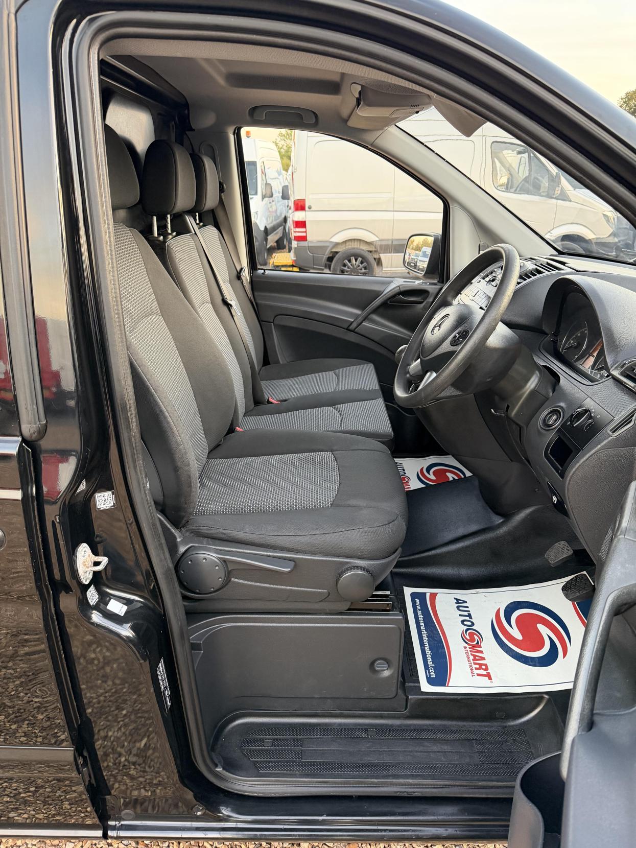 2015 Mercedes-Benz Vito 2.1 113 CDi Panel Van 5dr Diesel Manual L1 (198 g/km, 136 bhp) - Thumbnail 21