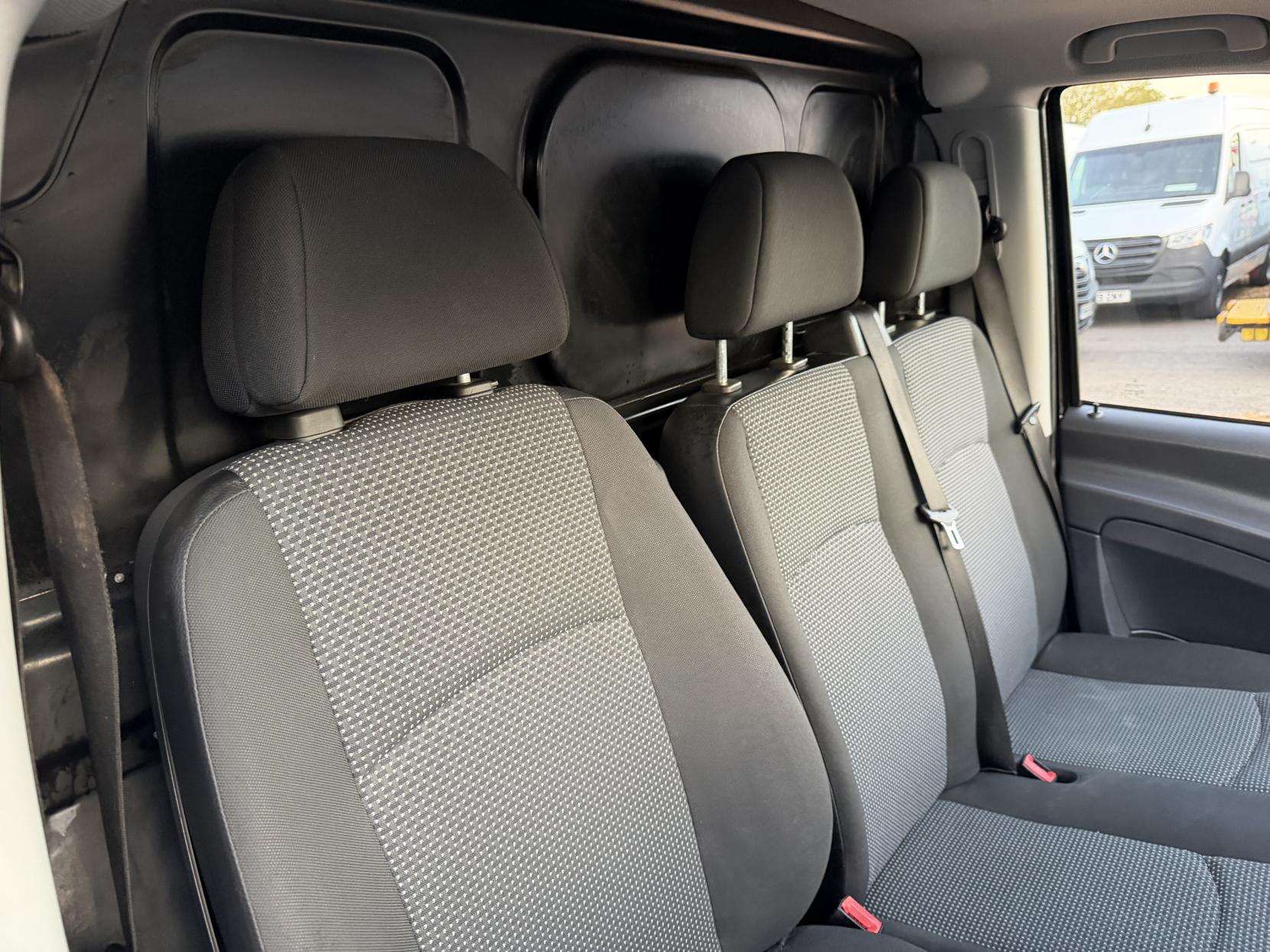 2015 Mercedes-Benz Vito 2.1 113 CDi Panel Van 5dr Diesel Manual L1 (198 g/km, 136 bhp) - Thumbnail 22