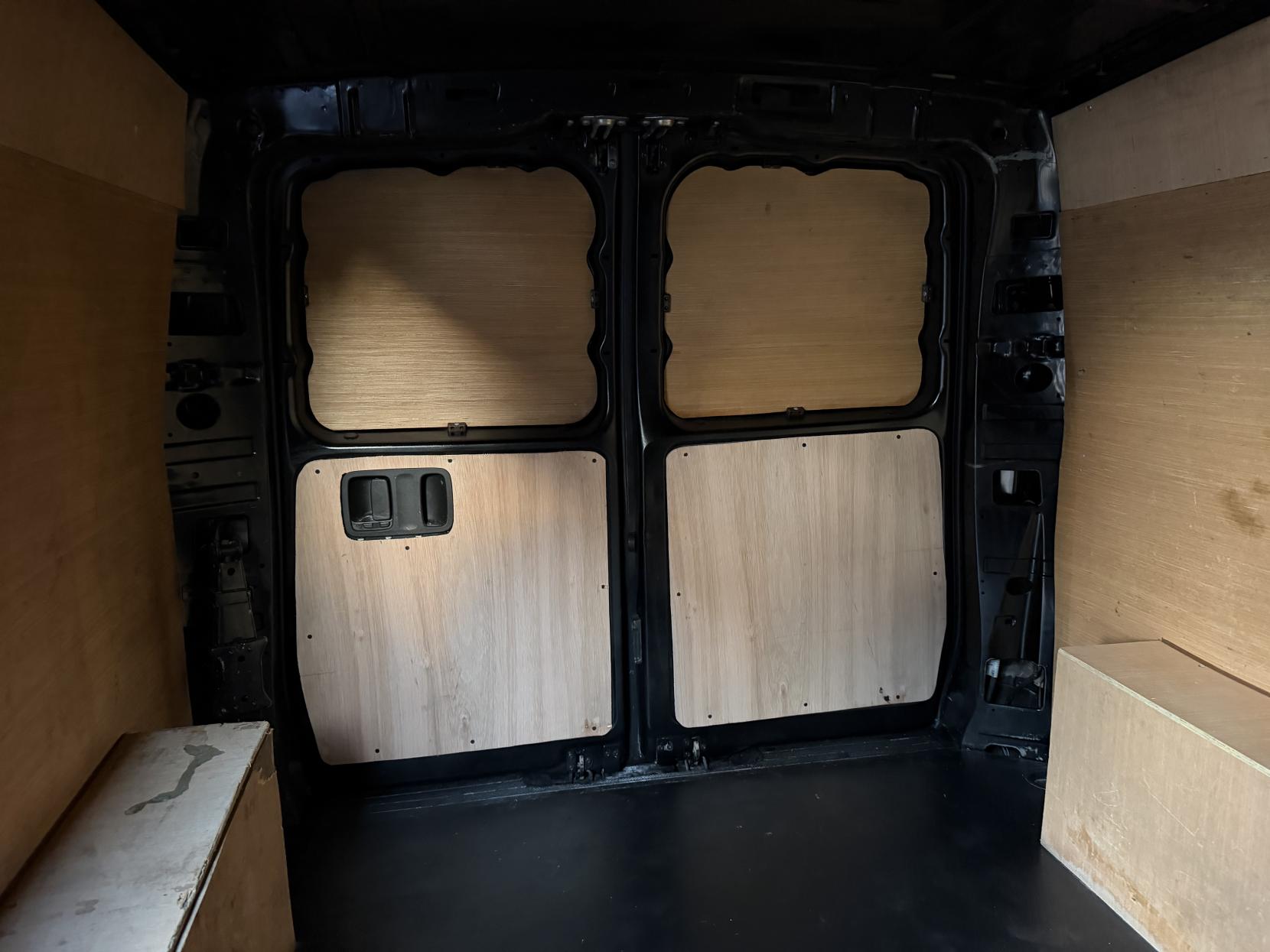 2015 Mercedes-Benz Vito 2.1 113 CDi Panel Van 5dr Diesel Manual L1 (198 g/km, 136 bhp) - Thumbnail 31