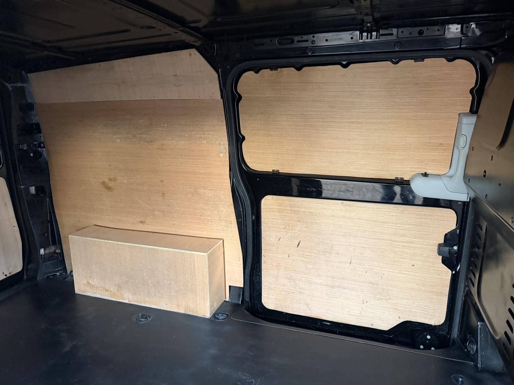 2015 Mercedes-Benz Vito 2.1 113 CDi Panel Van 5dr Diesel Manual L1 (198 g/km, 136 bhp) - Thumbnail 30