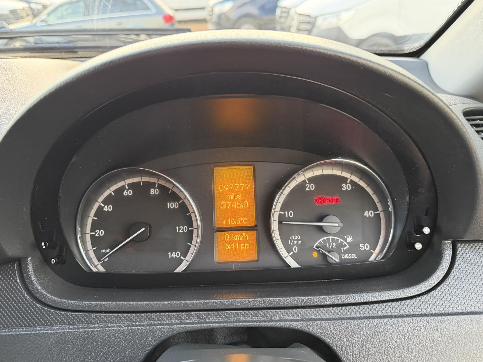 2015 Mercedes-Benz Vito 2.1 113 CDi Panel Van 5dr Diesel Manual L1 (198 g/km, 136 bhp) - Thumbnail 12