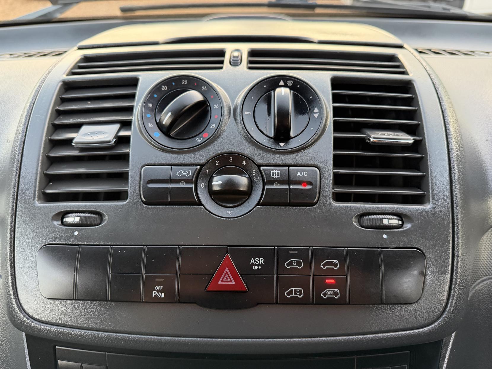 2015 Mercedes-Benz Vito 2.1 113 CDi Panel Van 5dr Diesel Manual L1 (198 g/km, 136 bhp) - Thumbnail 14