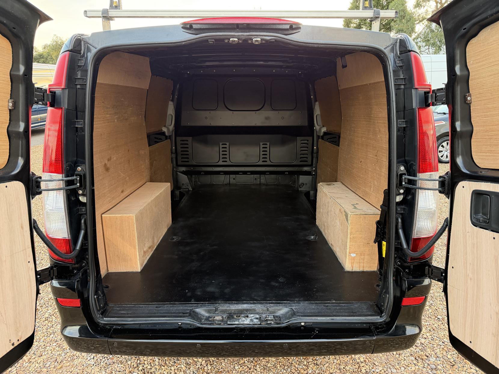 2015 Mercedes-Benz Vito 2.1 113 CDi Panel Van 5dr Diesel Manual L1 (198 g/km, 136 bhp) - Thumbnail 3