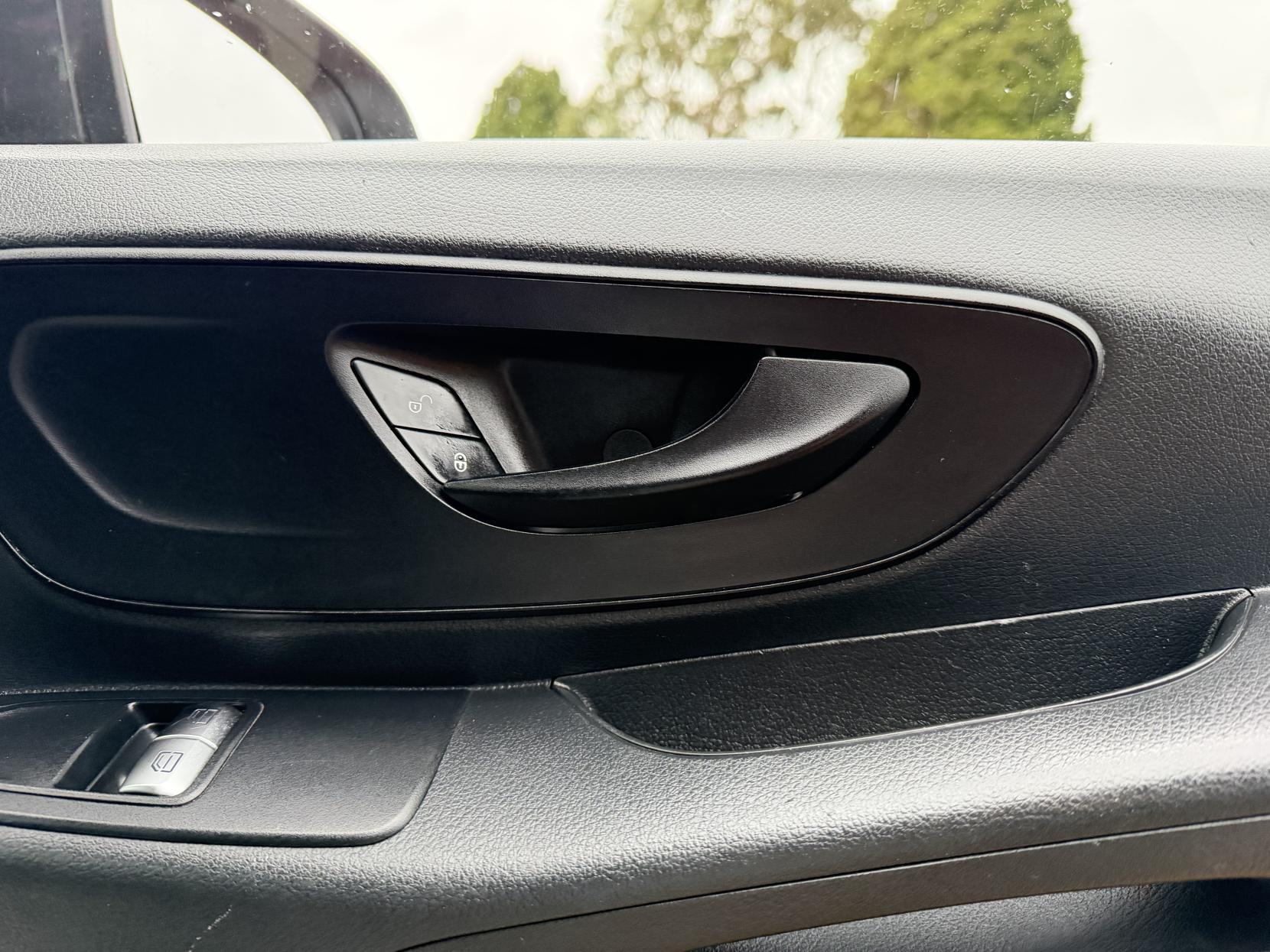 Mercedes-Benz Vito 2.1 114 CDI BlueTEC Panel Van 6dr Diesel Manual RWD L2 Euro 6 (136 ps)