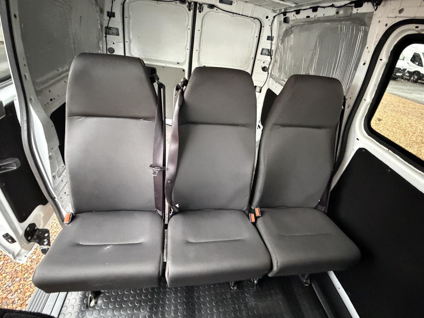 Mercedes-Benz Vito 2.1 114 CDI BlueTEC Panel Van 6dr Diesel Manual RWD L2 Euro 6 (136 ps)