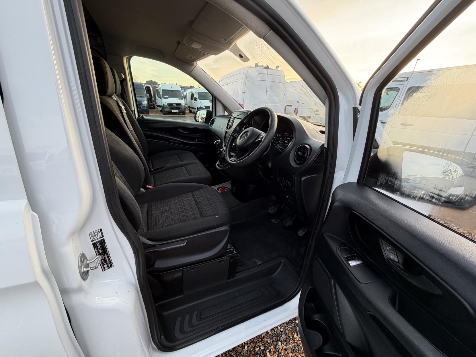 Mercedes-Benz Vito 2.1 114 CDI BlueTEC Panel Van 6dr Diesel Manual RWD L2 Euro 6 (136 ps)