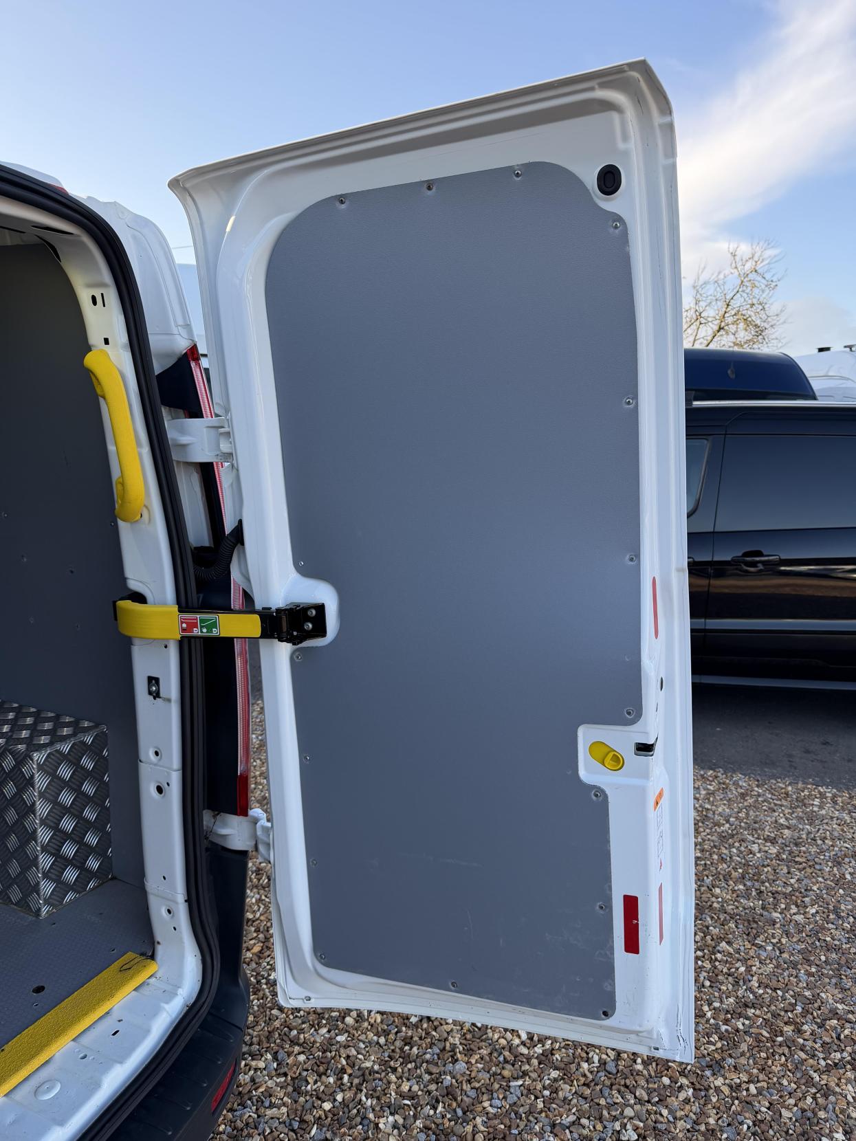 Ford Transit Custom 2.0 TDCi 310 Panel Van 5dr Diesel Manual L2 H1 (167 g/km, 104 bhp)