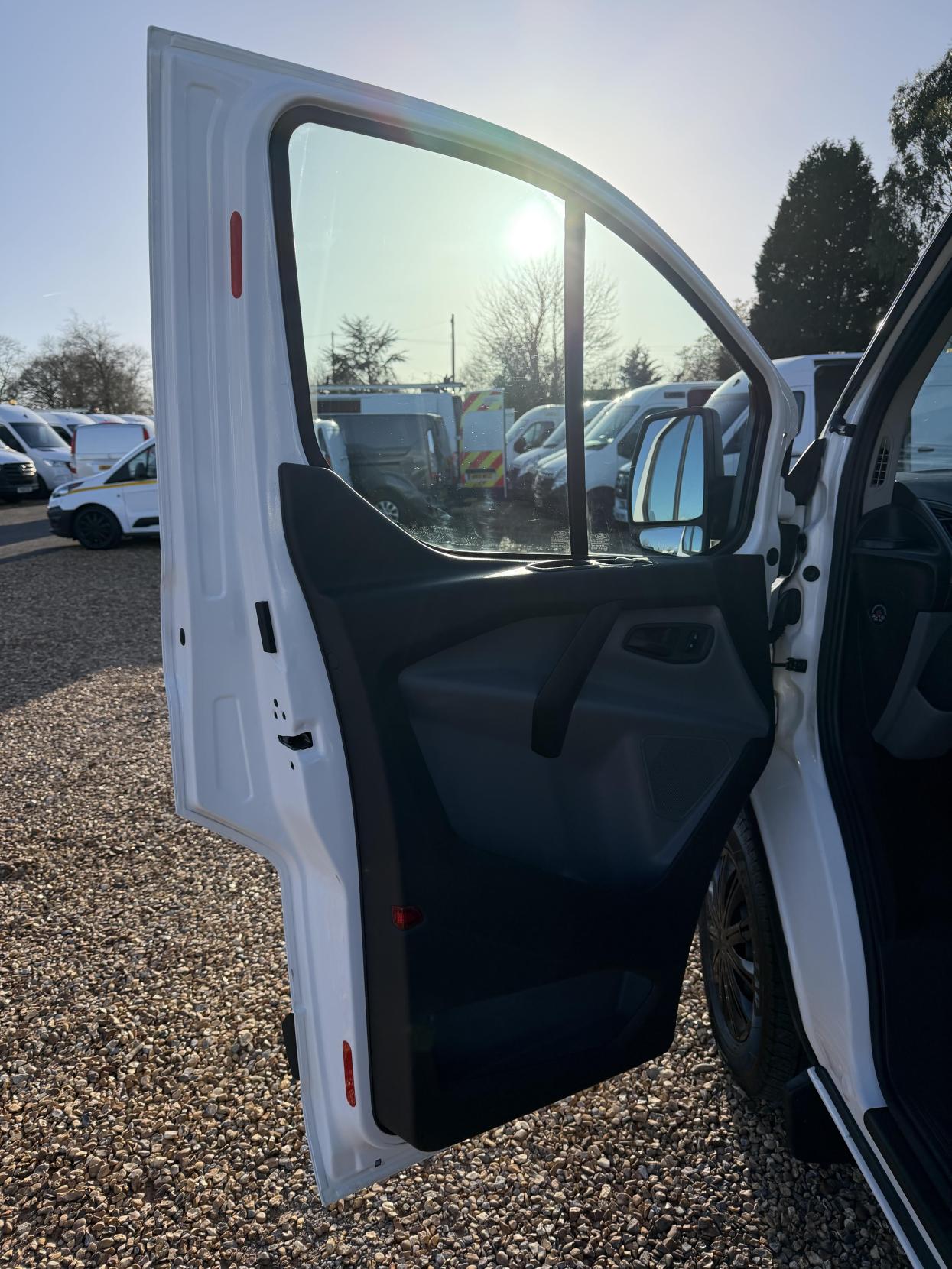 Ford Transit Custom 2.0 TDCi 310 Panel Van 5dr Diesel Manual L2 H1 (167 g/km, 104 bhp)