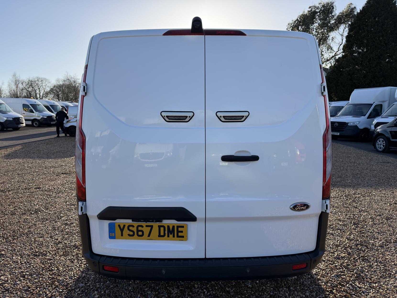 Ford Transit Custom 2.0 TDCi 310 Panel Van 5dr Diesel Manual L2 H1 (167 g/km, 104 bhp)