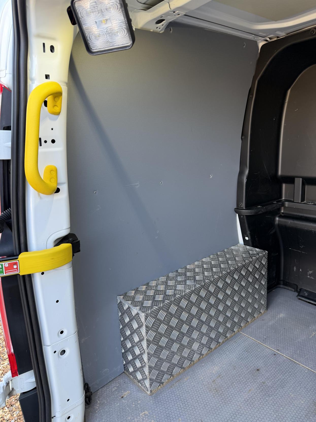 Ford Transit Custom 2.0 TDCi 310 Panel Van 5dr Diesel Manual L2 H1 (167 g/km, 104 bhp)