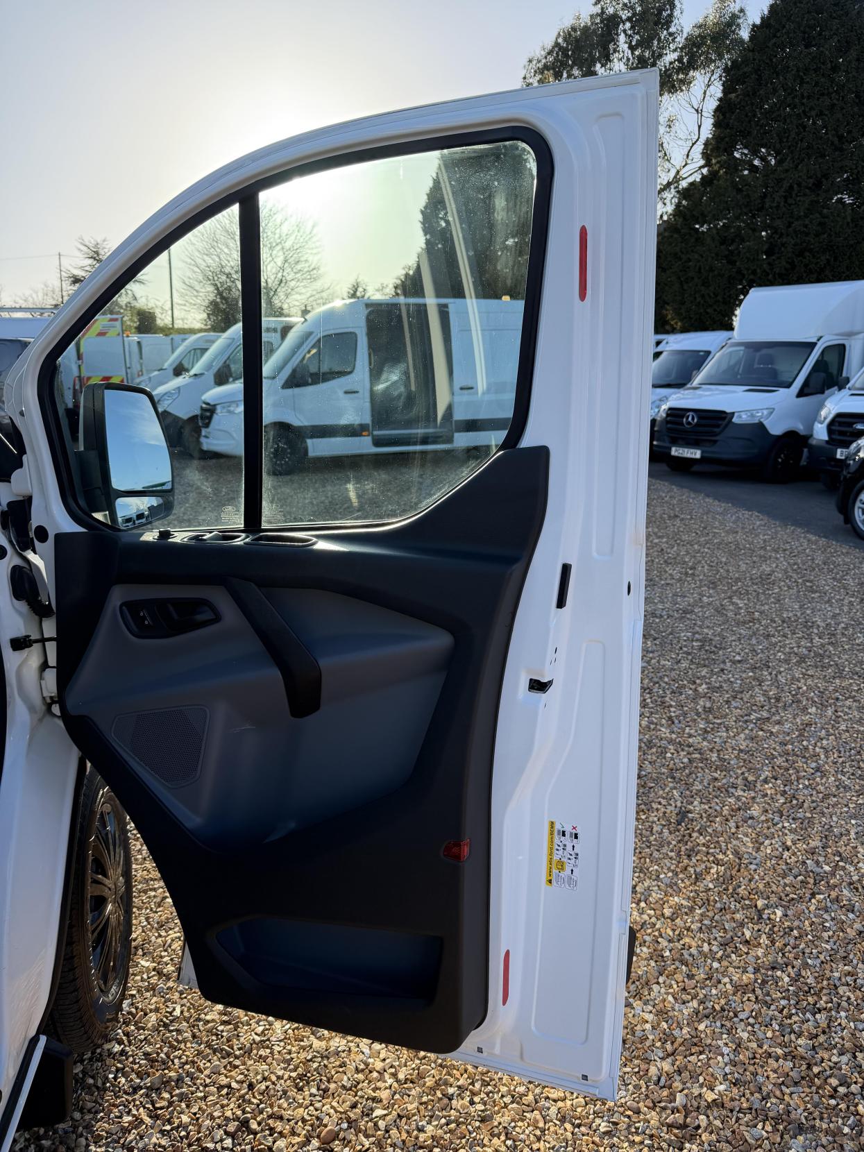 Ford Transit Custom 2.0 TDCi 310 Panel Van 5dr Diesel Manual L2 H1 (167 g/km, 104 bhp)