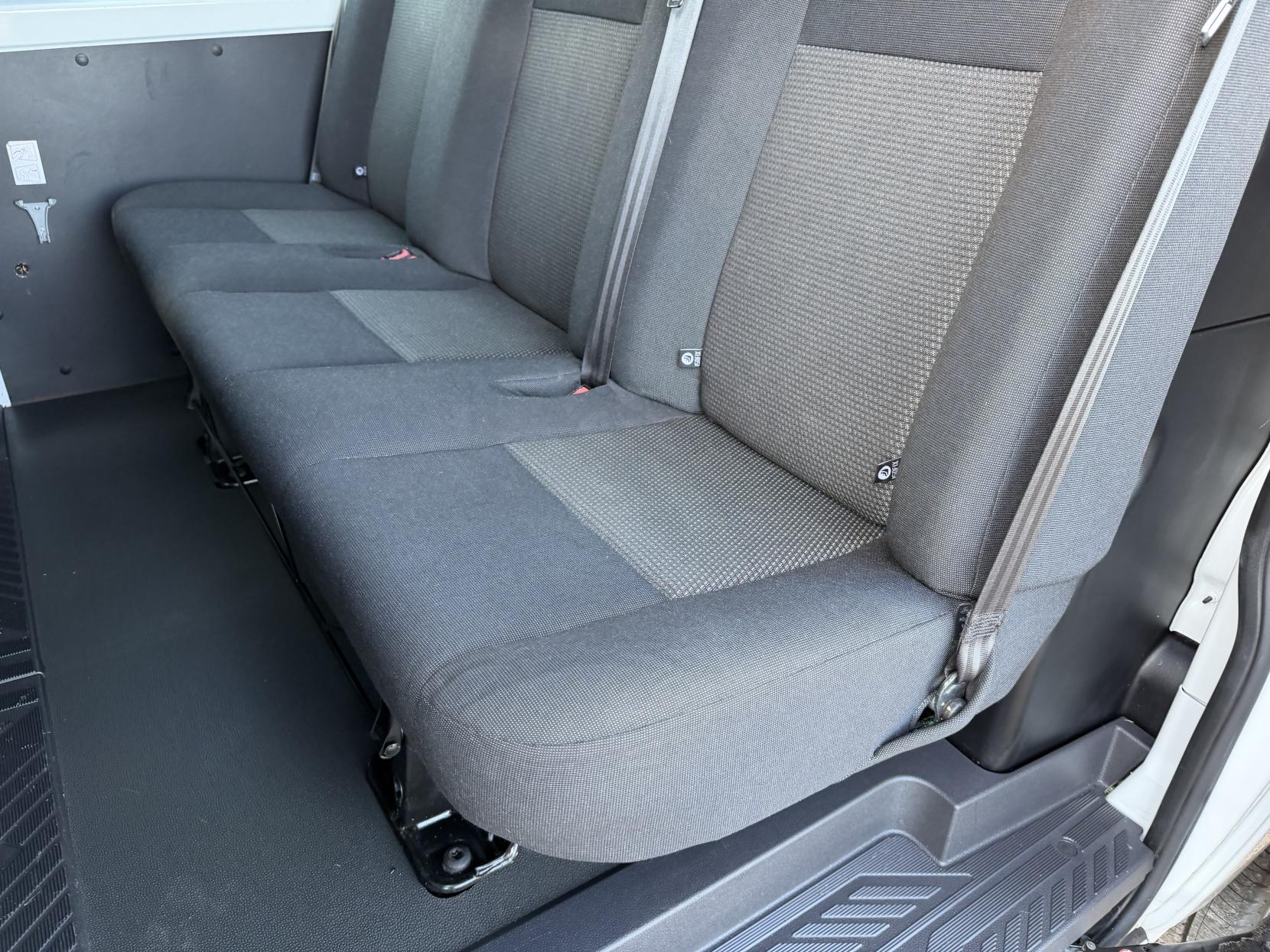 Ford Transit Custom 2.0 TDCi 310 Panel Van 5dr Diesel Manual L2 H1 (167 g/km, 104 bhp)