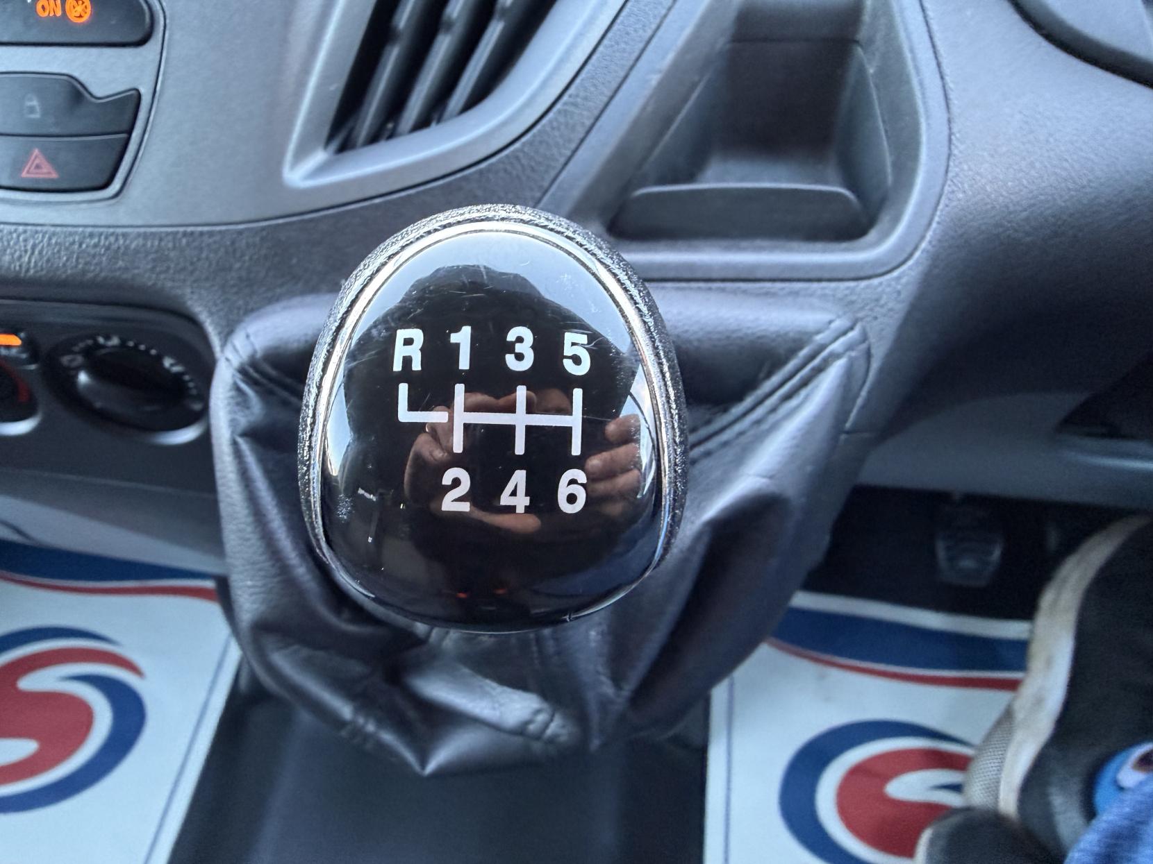 Ford Transit Custom 2.0 TDCi 310 Panel Van 5dr Diesel Manual L2 H1 (167 g/km, 104 bhp)