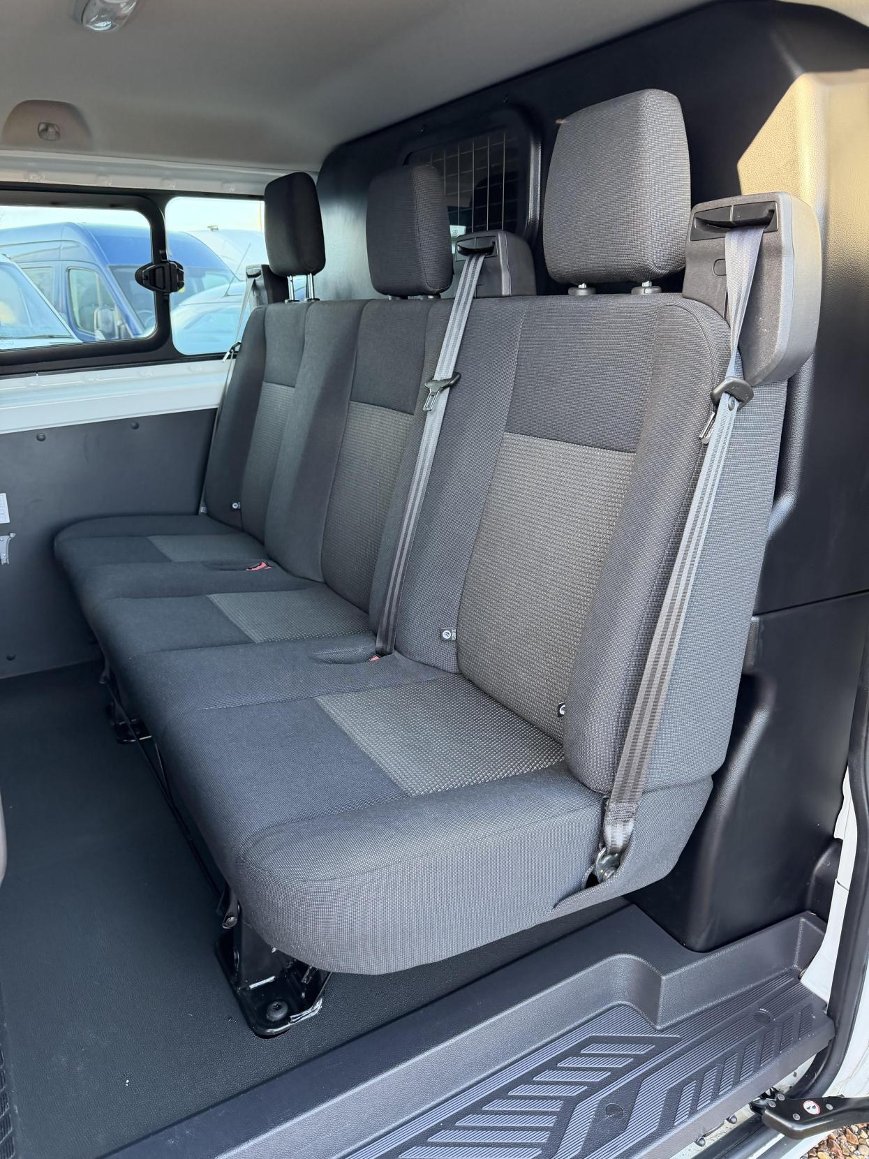 Ford Transit Custom 2.0 TDCi 310 Panel Van 5dr Diesel Manual L2 H1 (167 g/km, 104 bhp)