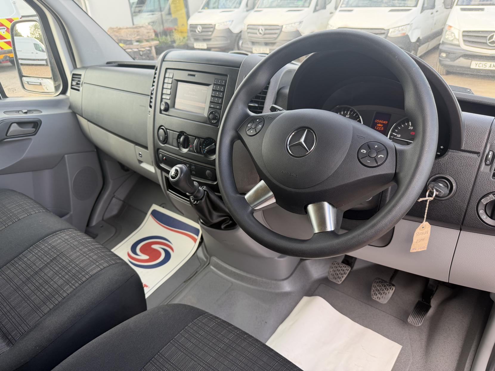 2014 Mercedes-Benz Sprinter 2.1 313 CDi Panel Van 4dr Diesel Manual RWD L2 (129 bhp) - Thumbnail 2