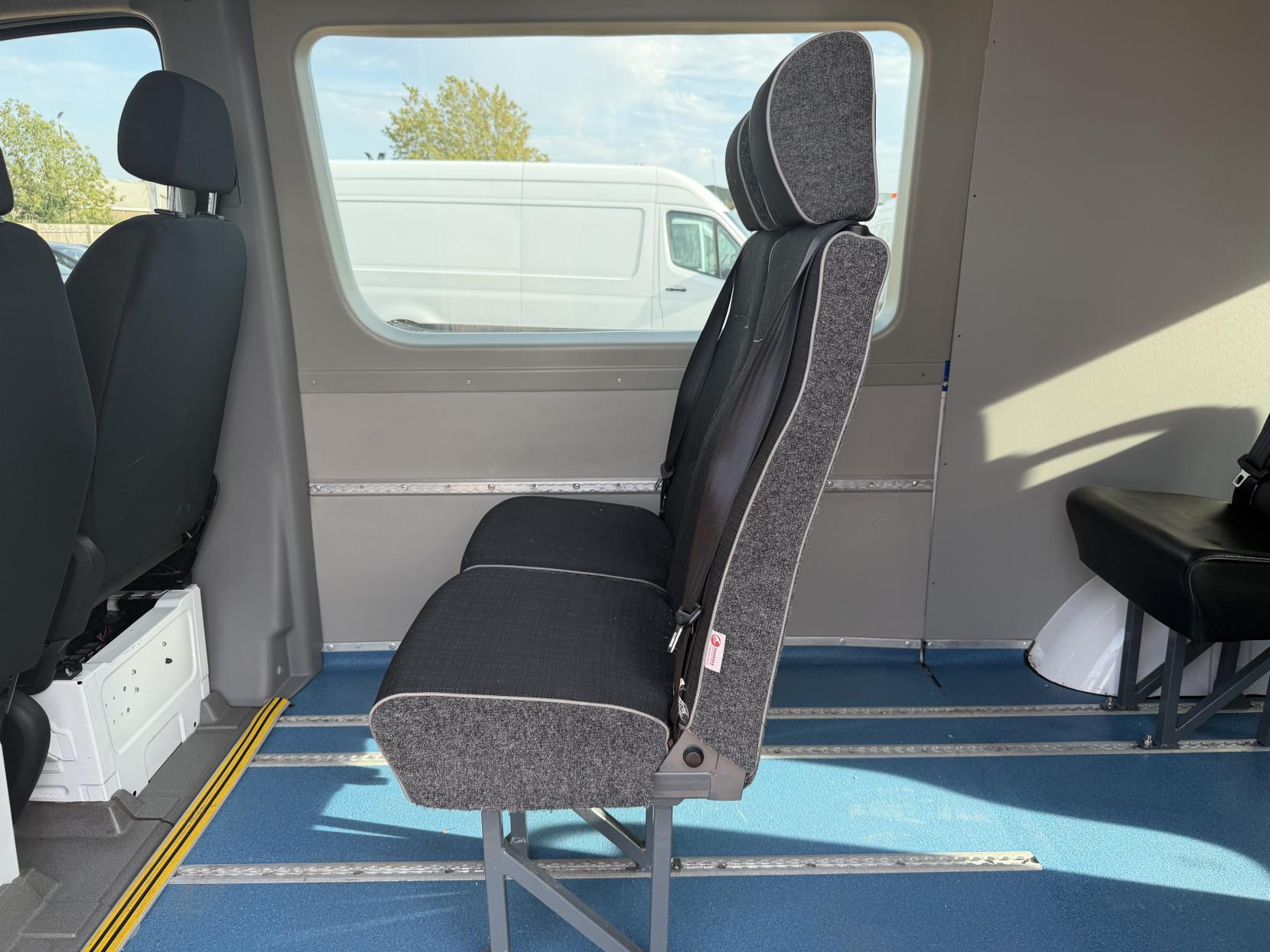 2014 Mercedes-Benz Sprinter 2.1 313 CDi Panel Van 4dr Diesel Manual RWD L2 (129 bhp) - Thumbnail 35
