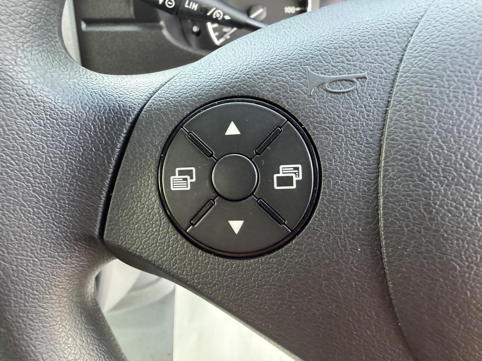 2014 Mercedes-Benz Sprinter 2.1 313 CDi Panel Van 4dr Diesel Manual RWD L2 (129 bhp) - Thumbnail 21