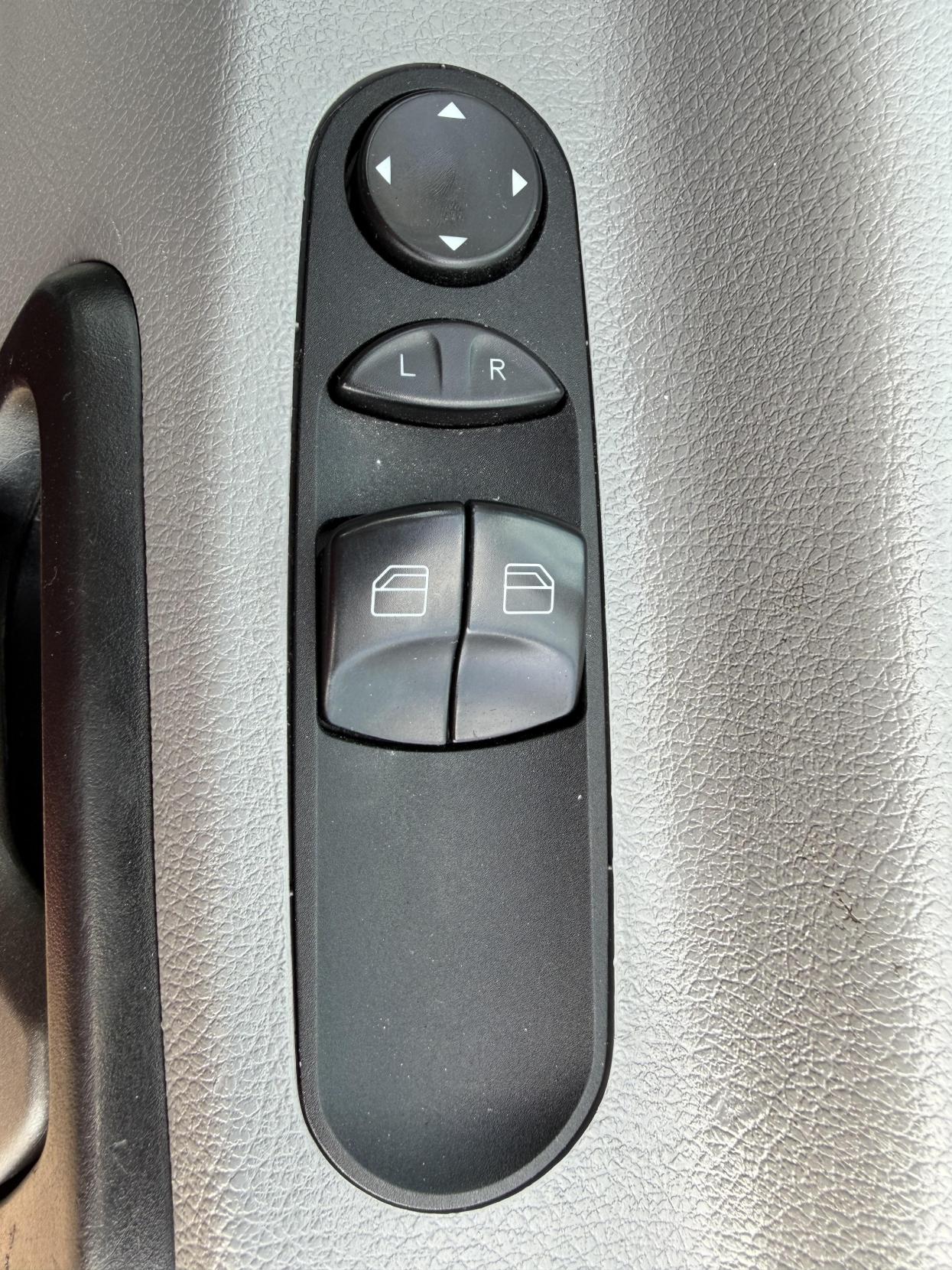 2014 Mercedes-Benz Sprinter 2.1 313 CDi Panel Van 4dr Diesel Manual RWD L2 (129 bhp) - Thumbnail 19