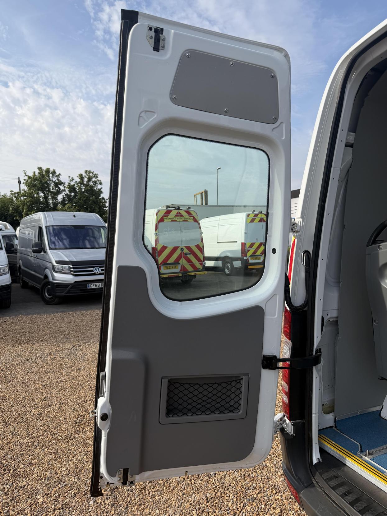2014 Mercedes-Benz Sprinter 2.1 313 CDi Panel Van 4dr Diesel Manual RWD L2 (129 bhp) - Thumbnail 53