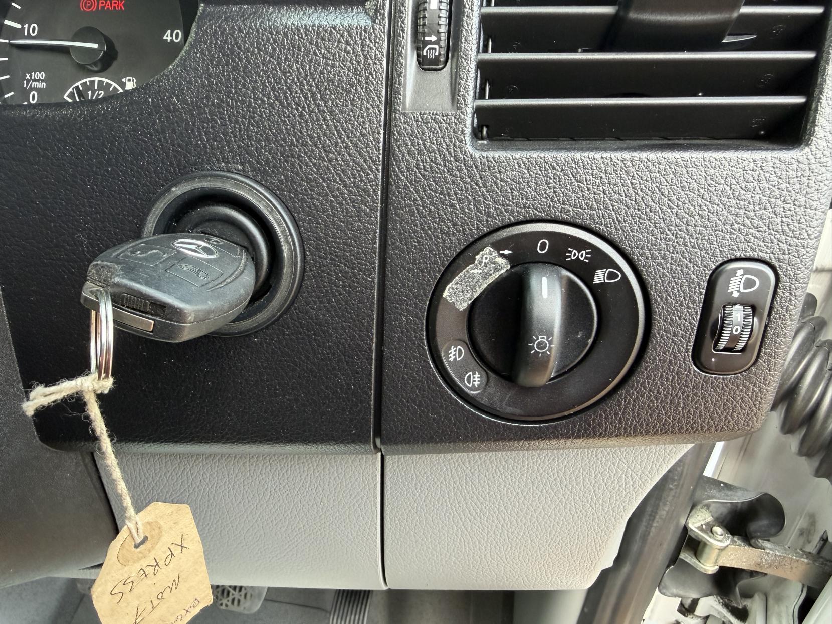 2014 Mercedes-Benz Sprinter 2.1 313 CDi Panel Van 4dr Diesel Manual RWD L2 (129 bhp) - Thumbnail 18