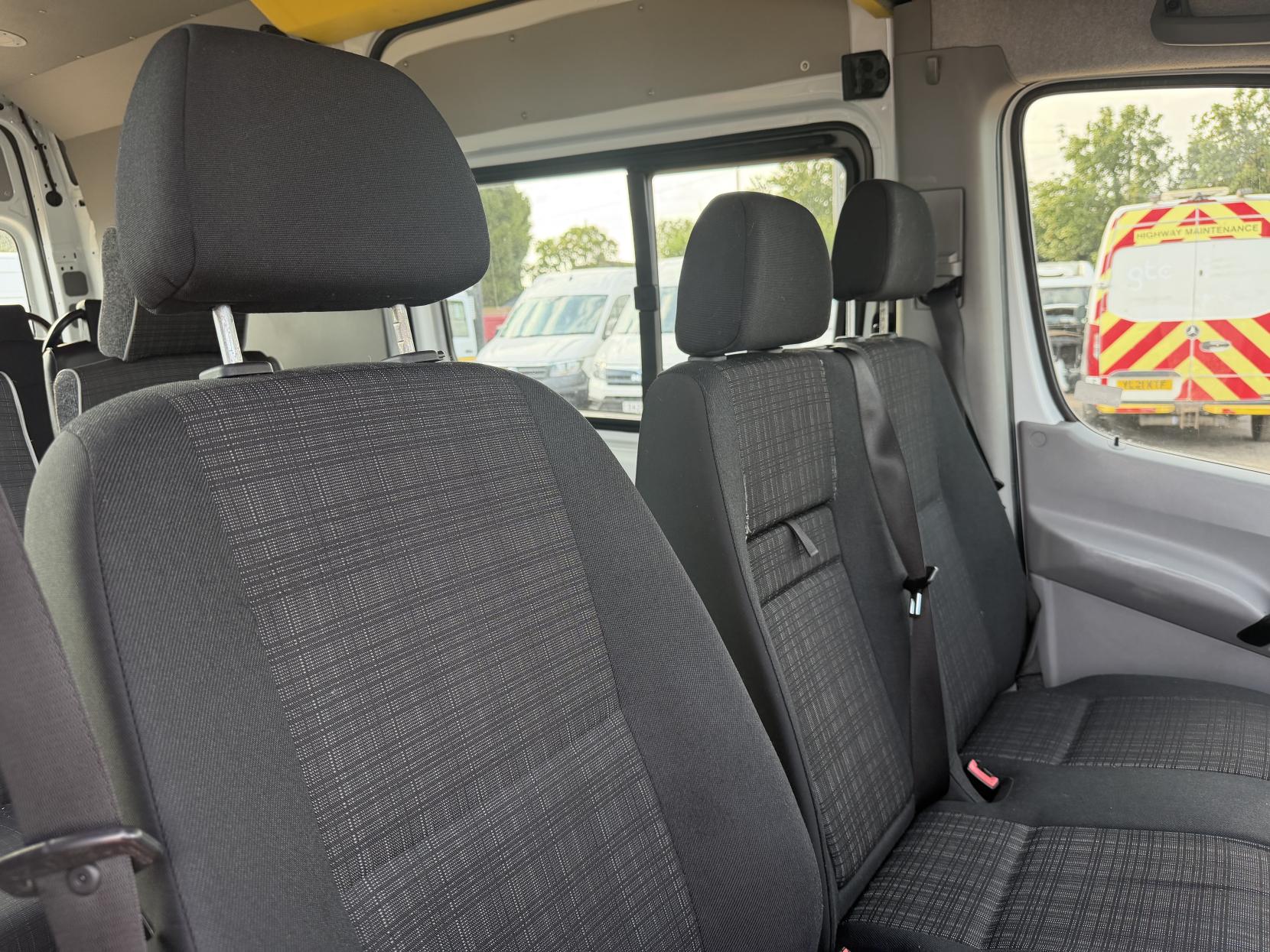 2014 Mercedes-Benz Sprinter 2.1 313 CDi Panel Van 4dr Diesel Manual RWD L2 (129 bhp) - Thumbnail 16