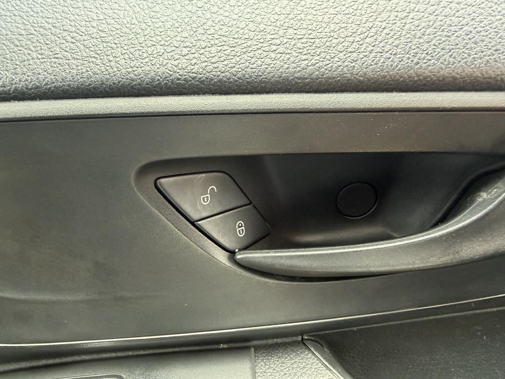 Mercedes-Benz Vito 2.1 114 CDI BlueTEC Panel Van 6dr Diesel Manual RWD L2 Euro 6 (136 ps)