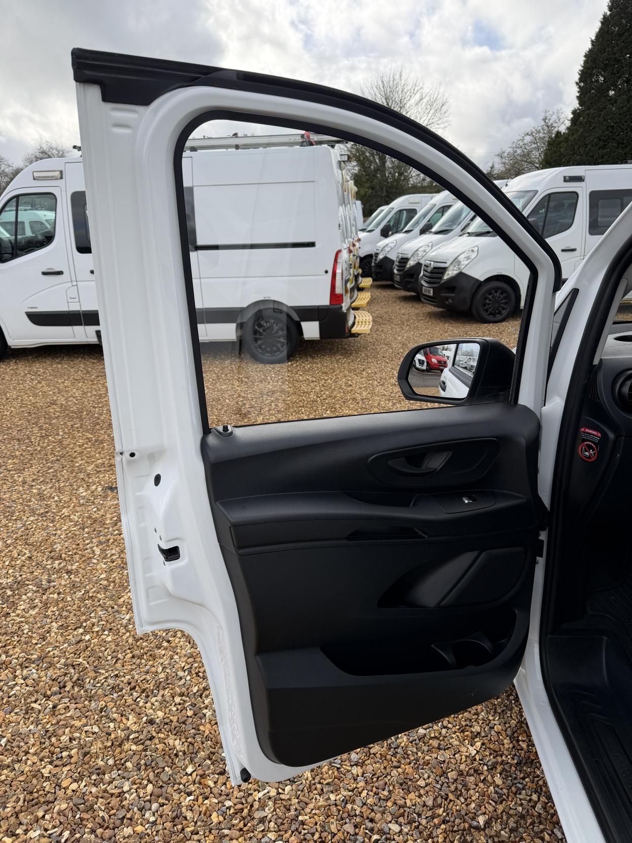 Mercedes-Benz Vito 2.1 114 CDI BlueTEC Panel Van 6dr Diesel Manual RWD L2 Euro 6 (136 ps)