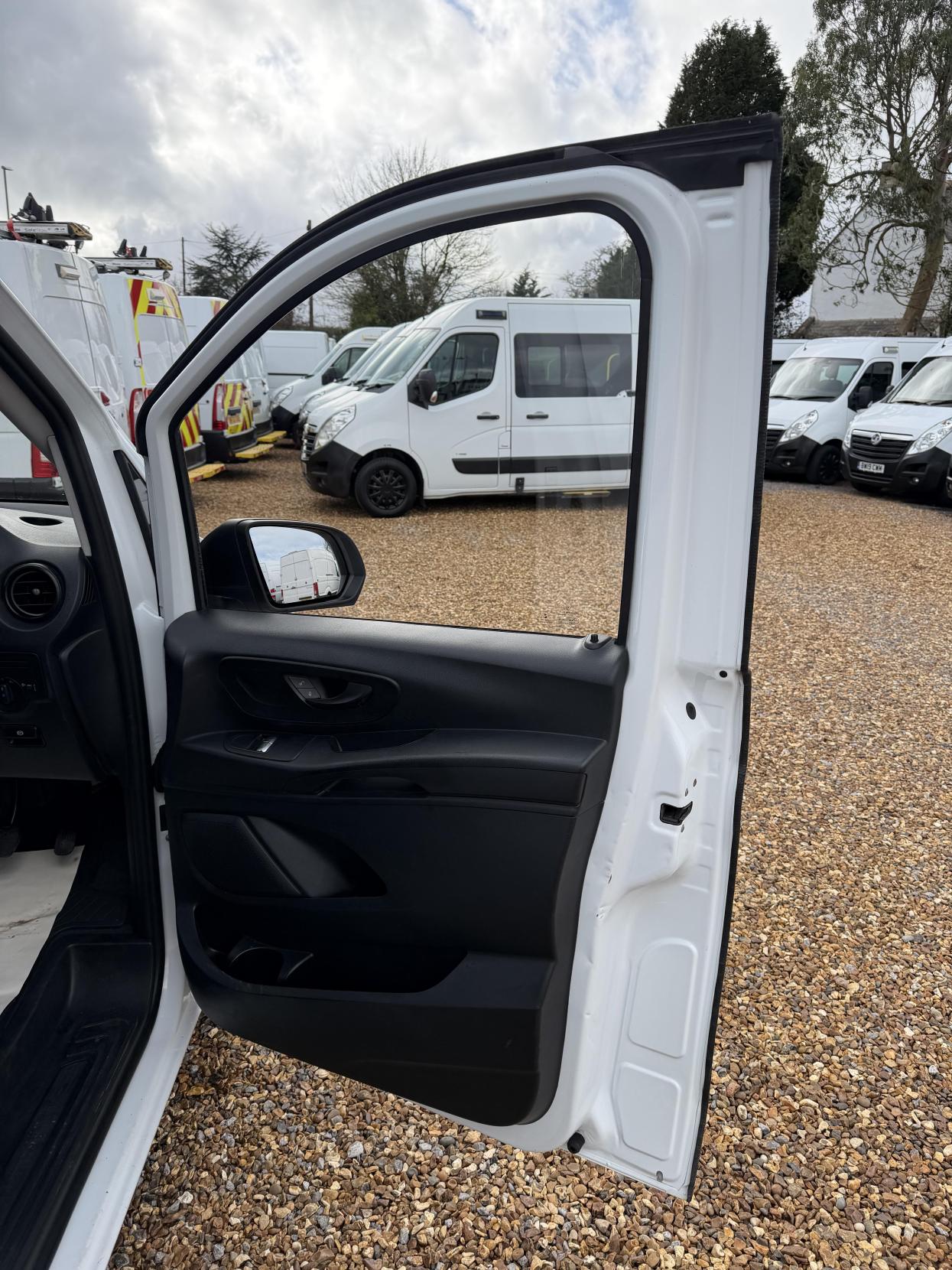 Mercedes-Benz Vito 2.1 114 CDI BlueTEC Panel Van 6dr Diesel Manual RWD L2 Euro 6 (136 ps)