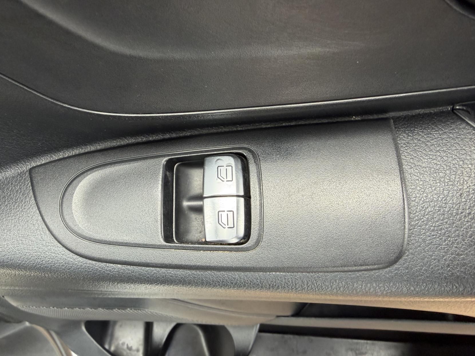 Mercedes-Benz Vito 2.1 114 CDI BlueTEC Panel Van 6dr Diesel Manual RWD L2 Euro 6 (136 ps)