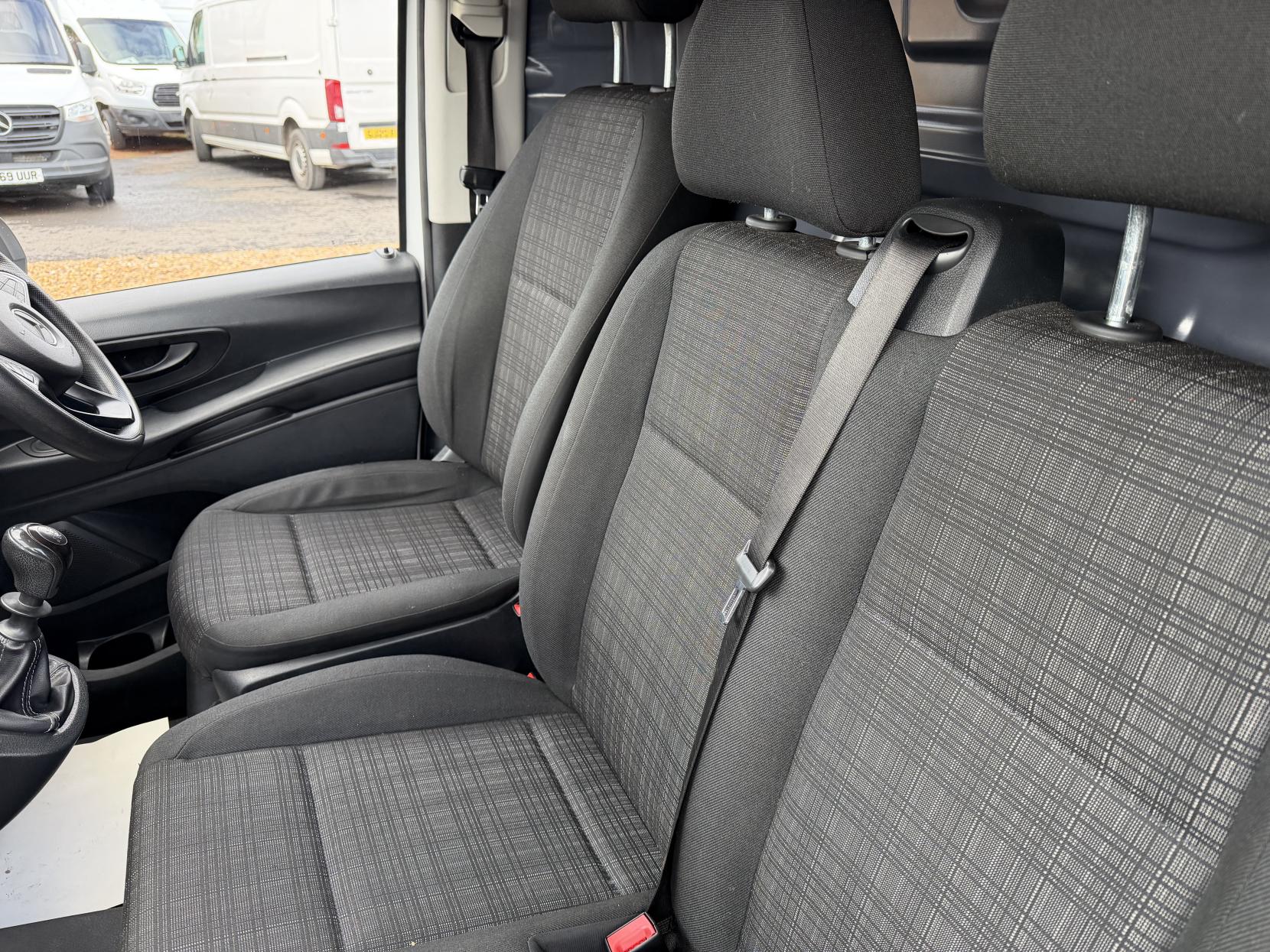 Mercedes-Benz Vito 2.1 114 CDI BlueTEC Panel Van 6dr Diesel Manual RWD L2 Euro 6 (136 ps)