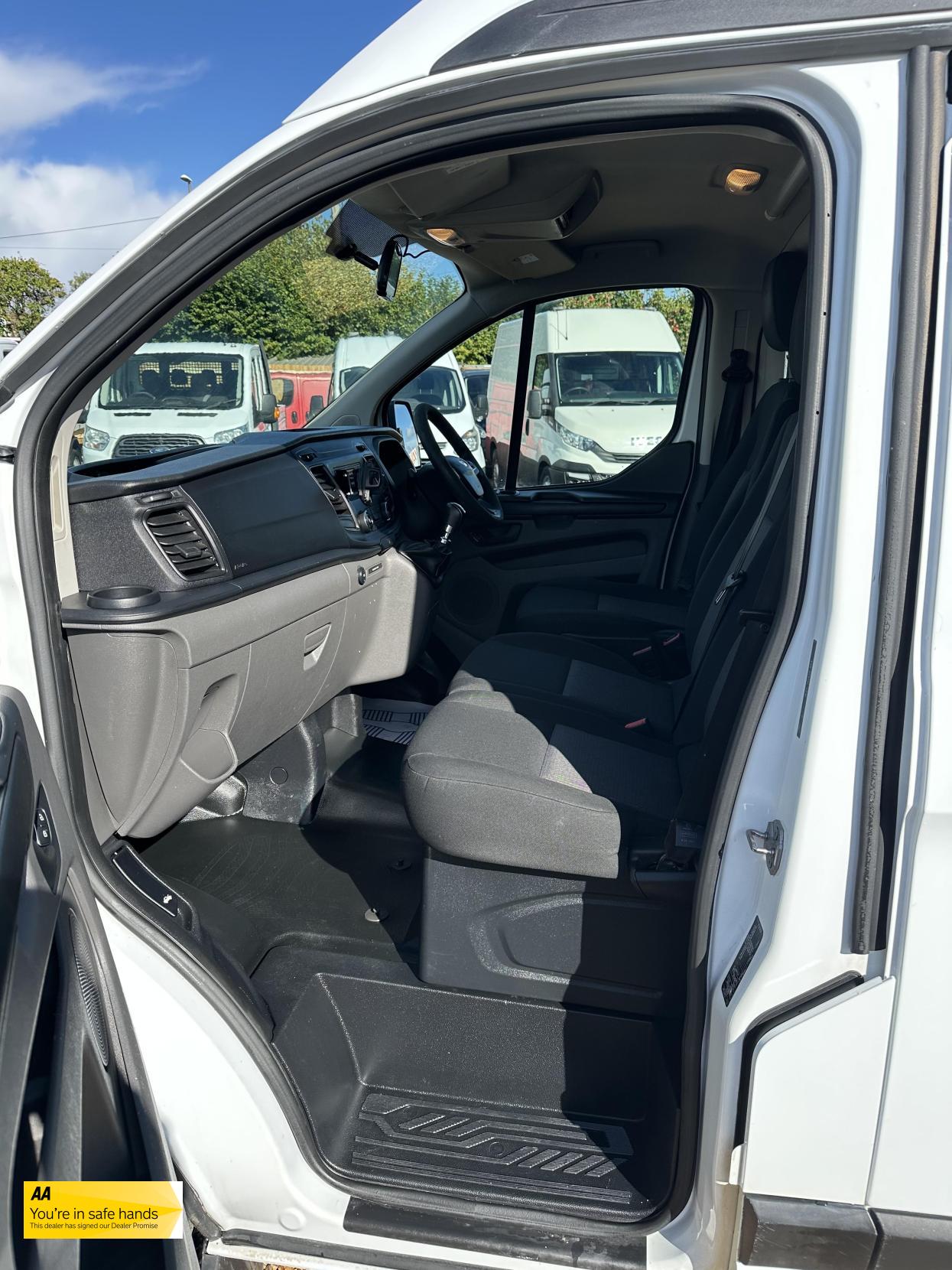 Ford Transit Custom 2.0 320 EcoBlue Panel Van 5dr Diesel Manual L2 H2 Euro 6 (130 ps)