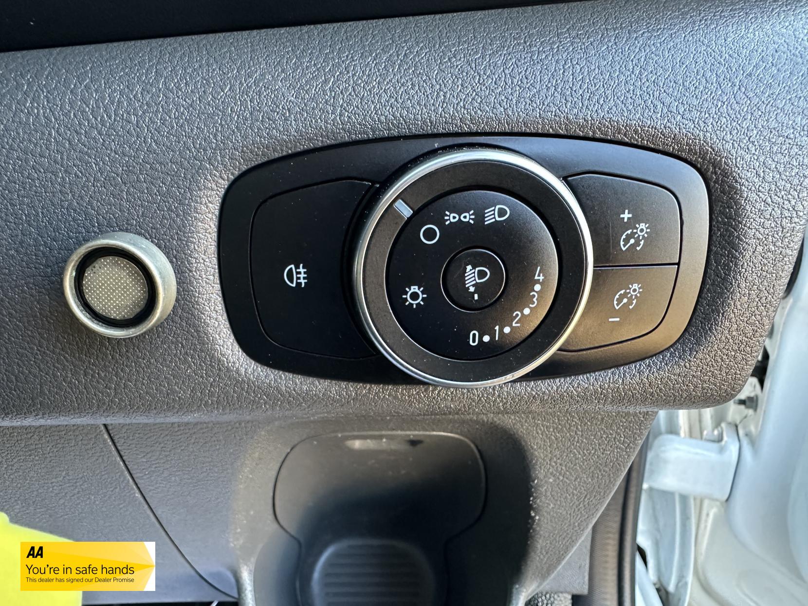 Ford Transit Custom 2.0 320 EcoBlue Panel Van 5dr Diesel Manual L2 H2 Euro 6 (130 ps)