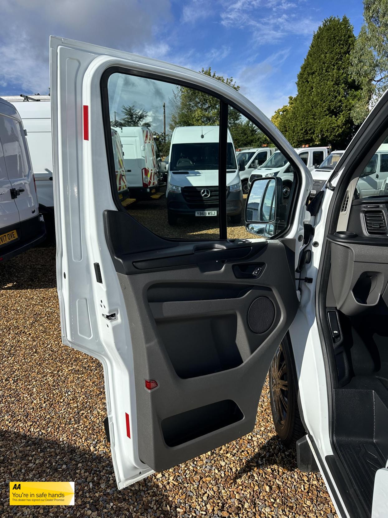 Ford Transit Custom 2.0 320 EcoBlue Panel Van 5dr Diesel Manual L2 H2 Euro 6 (130 ps)