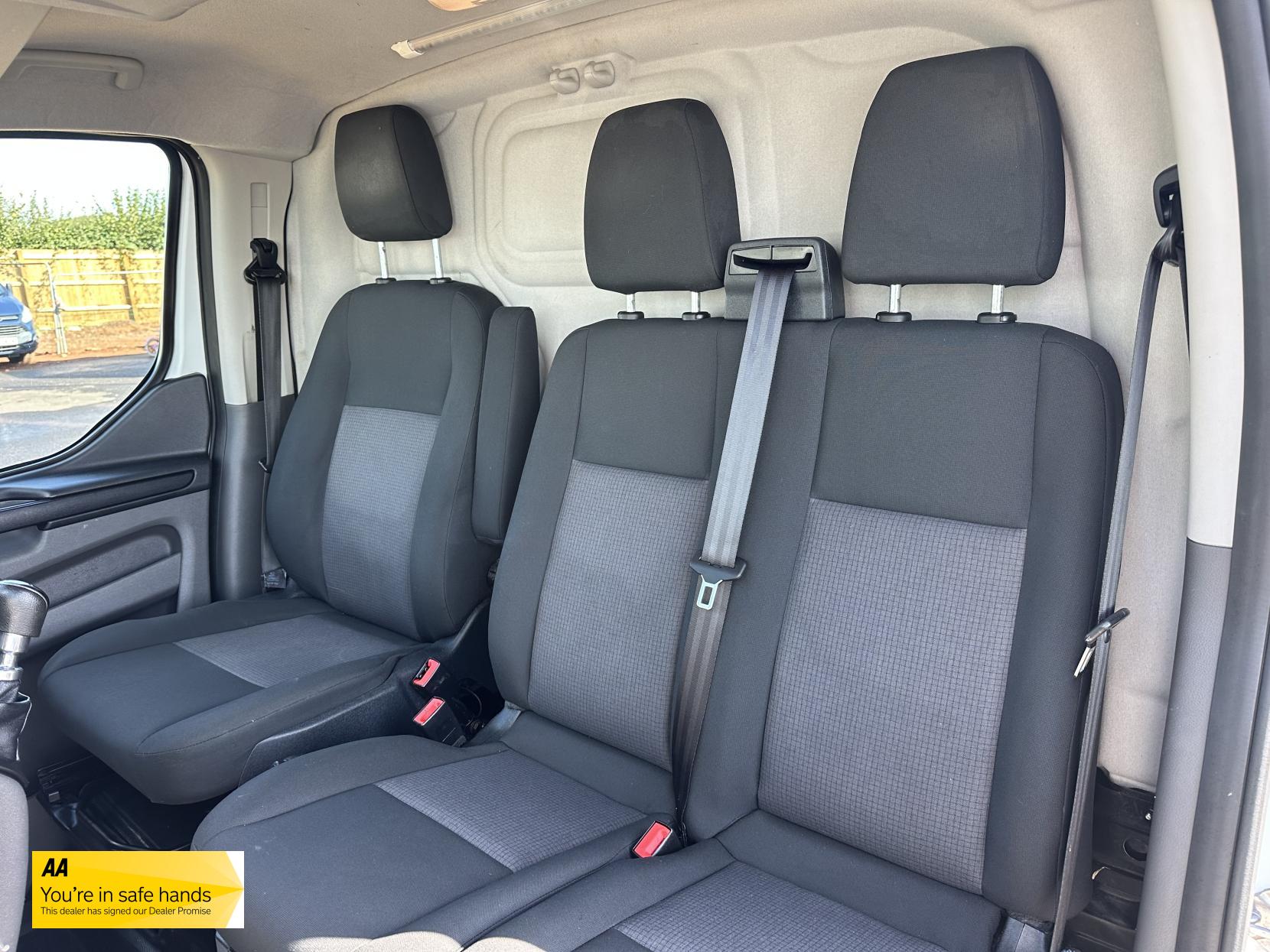 Ford Transit Custom 2.0 320 EcoBlue Panel Van 5dr Diesel Manual L2 H2 Euro 6 (130 ps)