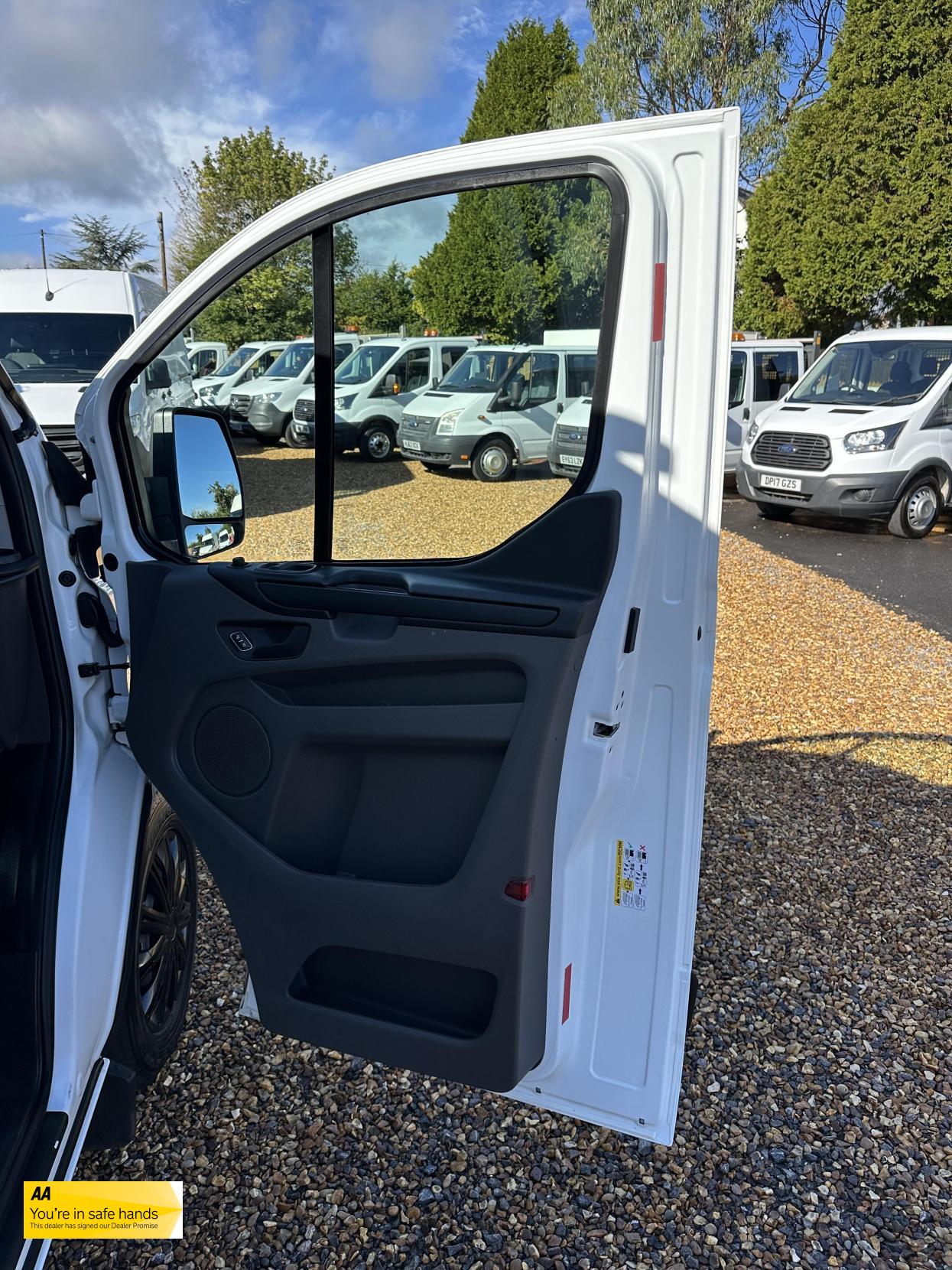 Ford Transit Custom 2.0 320 EcoBlue Panel Van 5dr Diesel Manual L2 H2 Euro 6 (130 ps)