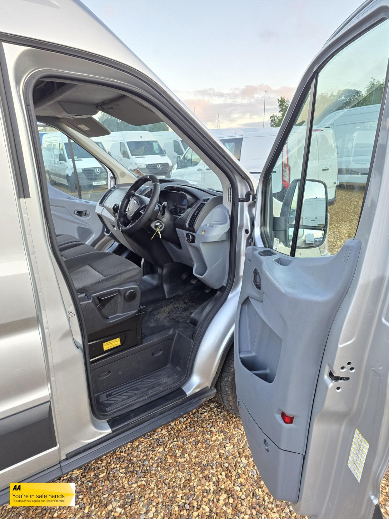Ford Transit 2.2 TDCi 350 Panel Van 5dr Diesel Manual RWD L2 H3 Euro 5 (155 ps)