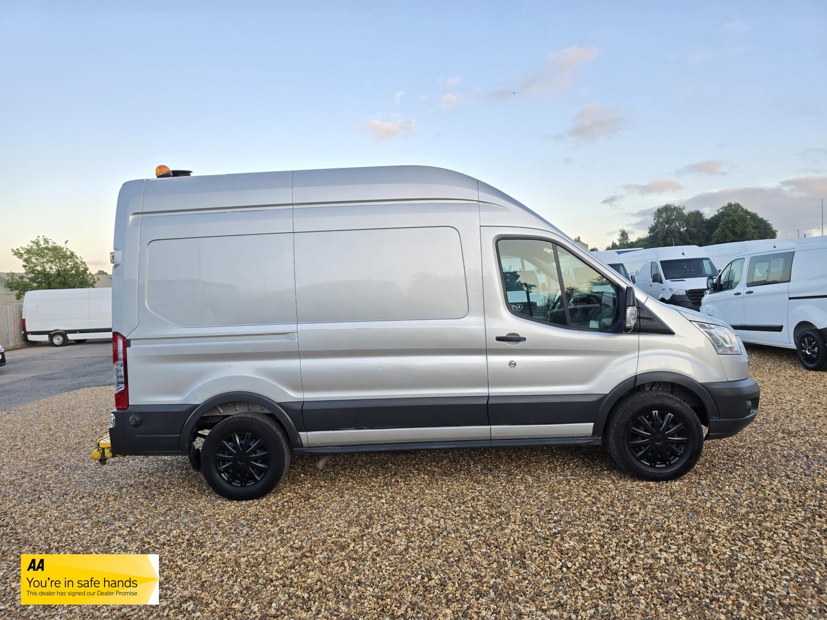 Ford Transit 2.2 TDCi 350 Panel Van 5dr Diesel Manual RWD L2 H3 Euro 5 (155 ps)