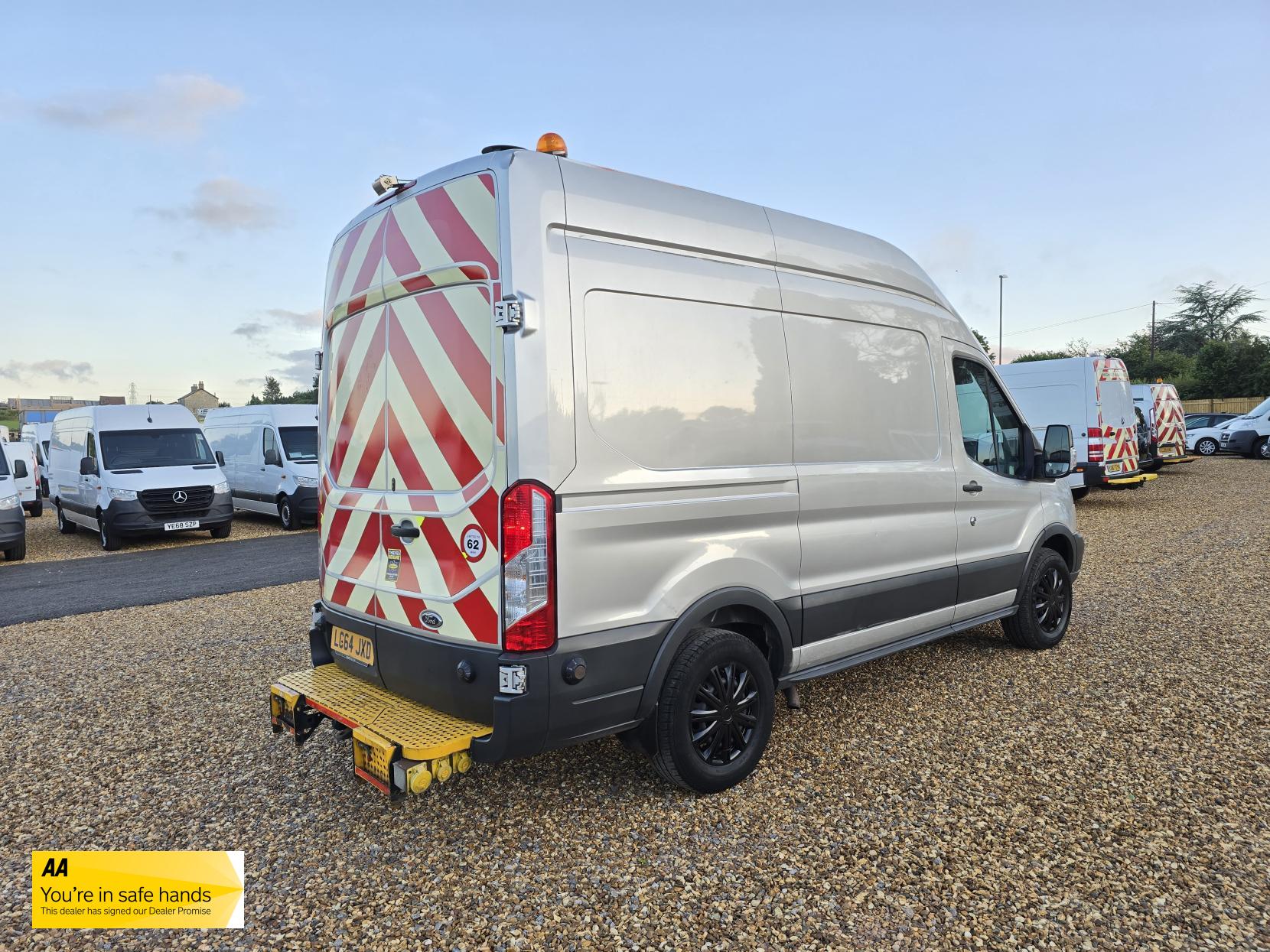 Ford Transit 2.2 TDCi 350 Panel Van 5dr Diesel Manual RWD L2 H3 Euro 5 (155 ps)