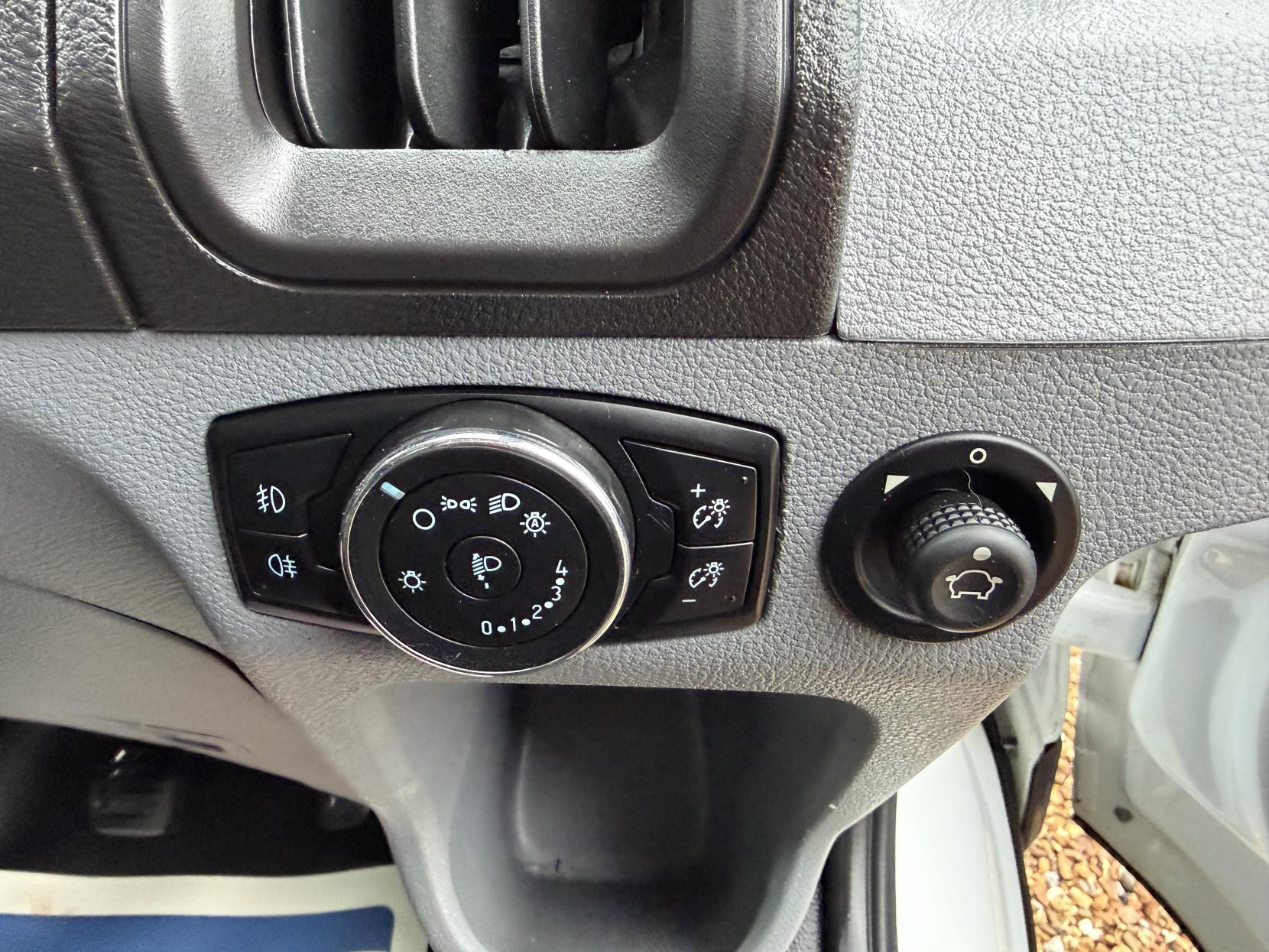 Ford Transit 2.0 Tipper LCV (2013 - 2020)